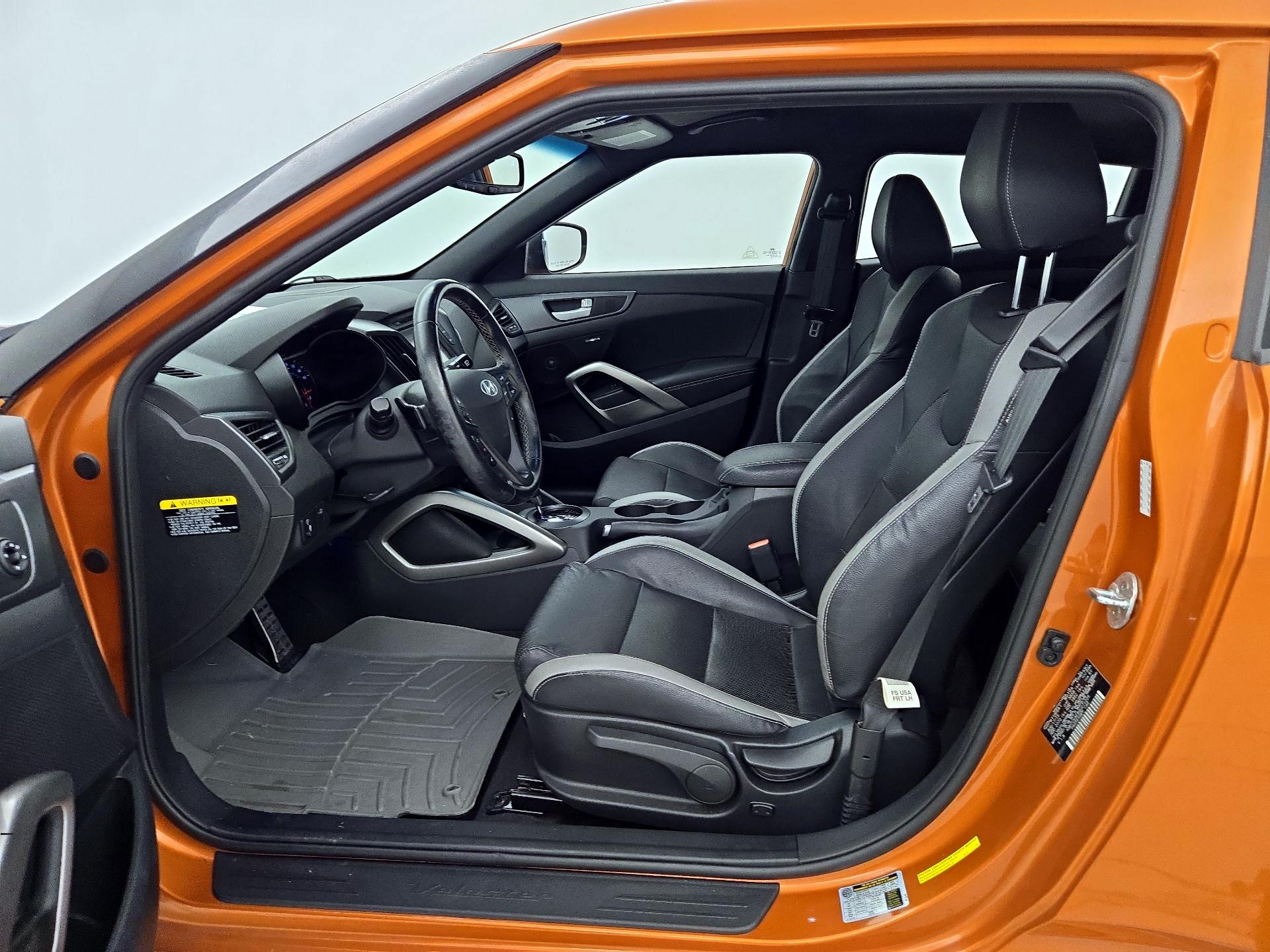 Thumbnail: 2016 Hyundai Veloster - 11