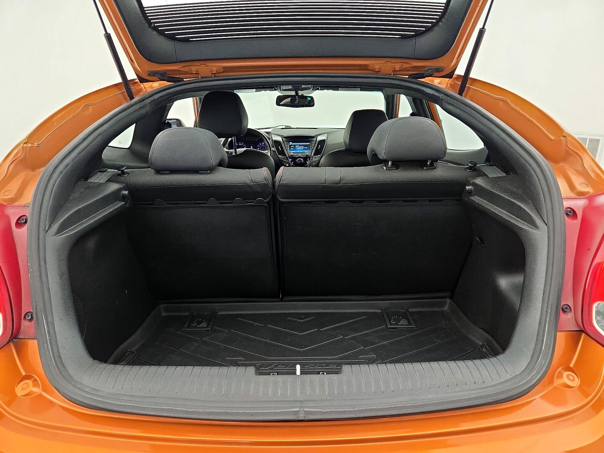 Thumbnail: 2016 Hyundai Veloster - 19