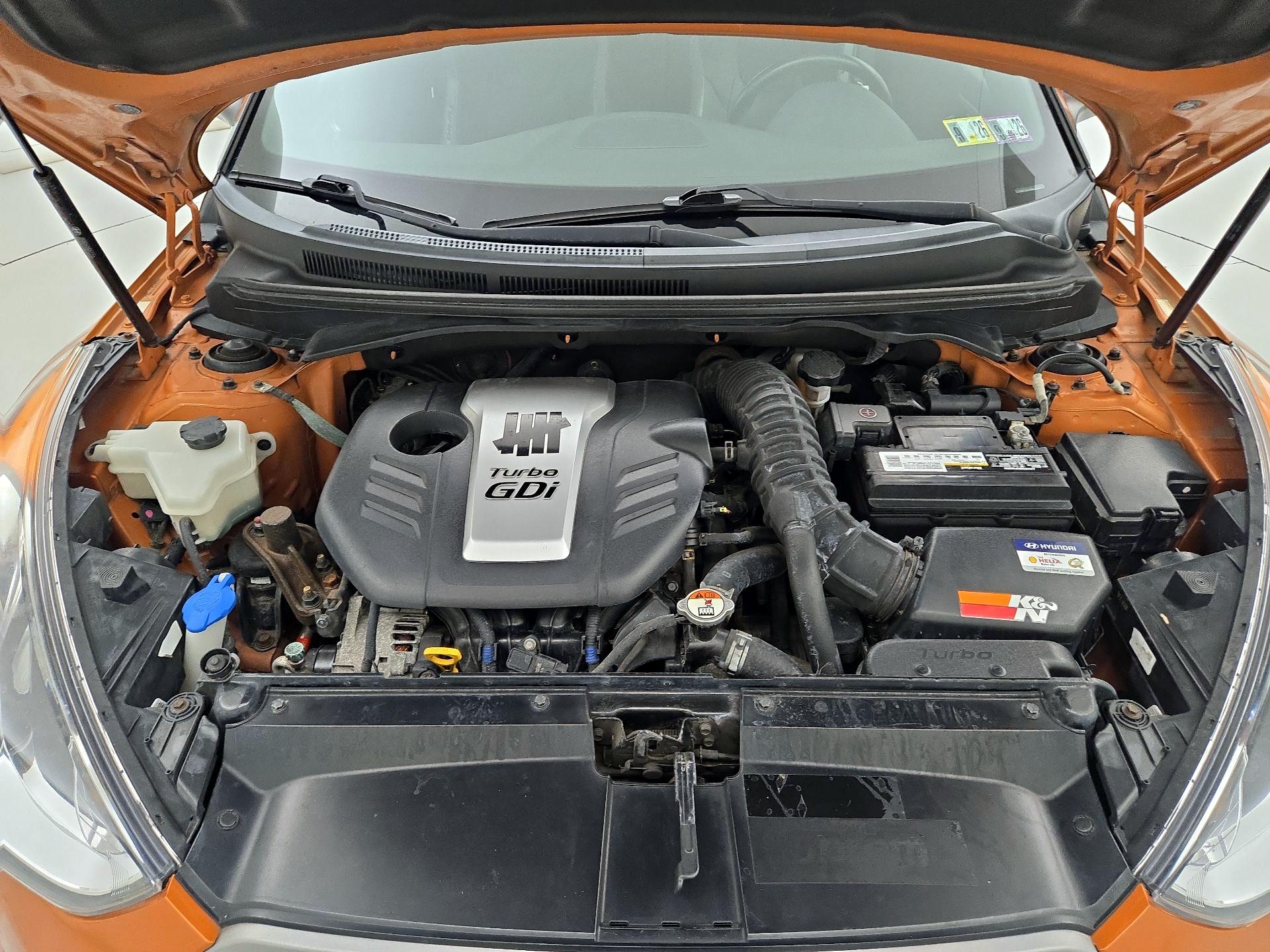 Thumbnail: 2016 Hyundai Veloster - 20