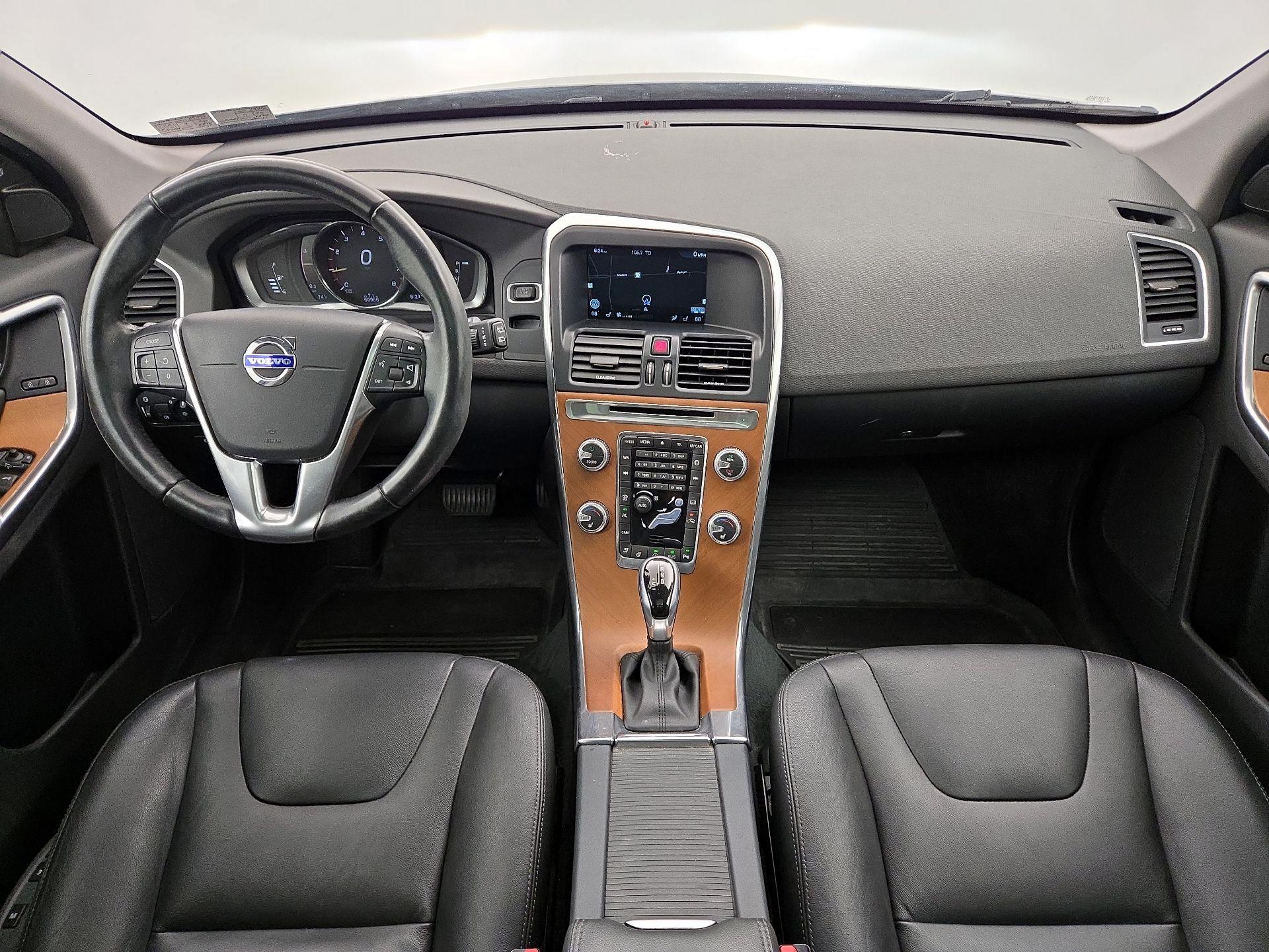 Thumbnail: 2017 Volvo XC60 - 9