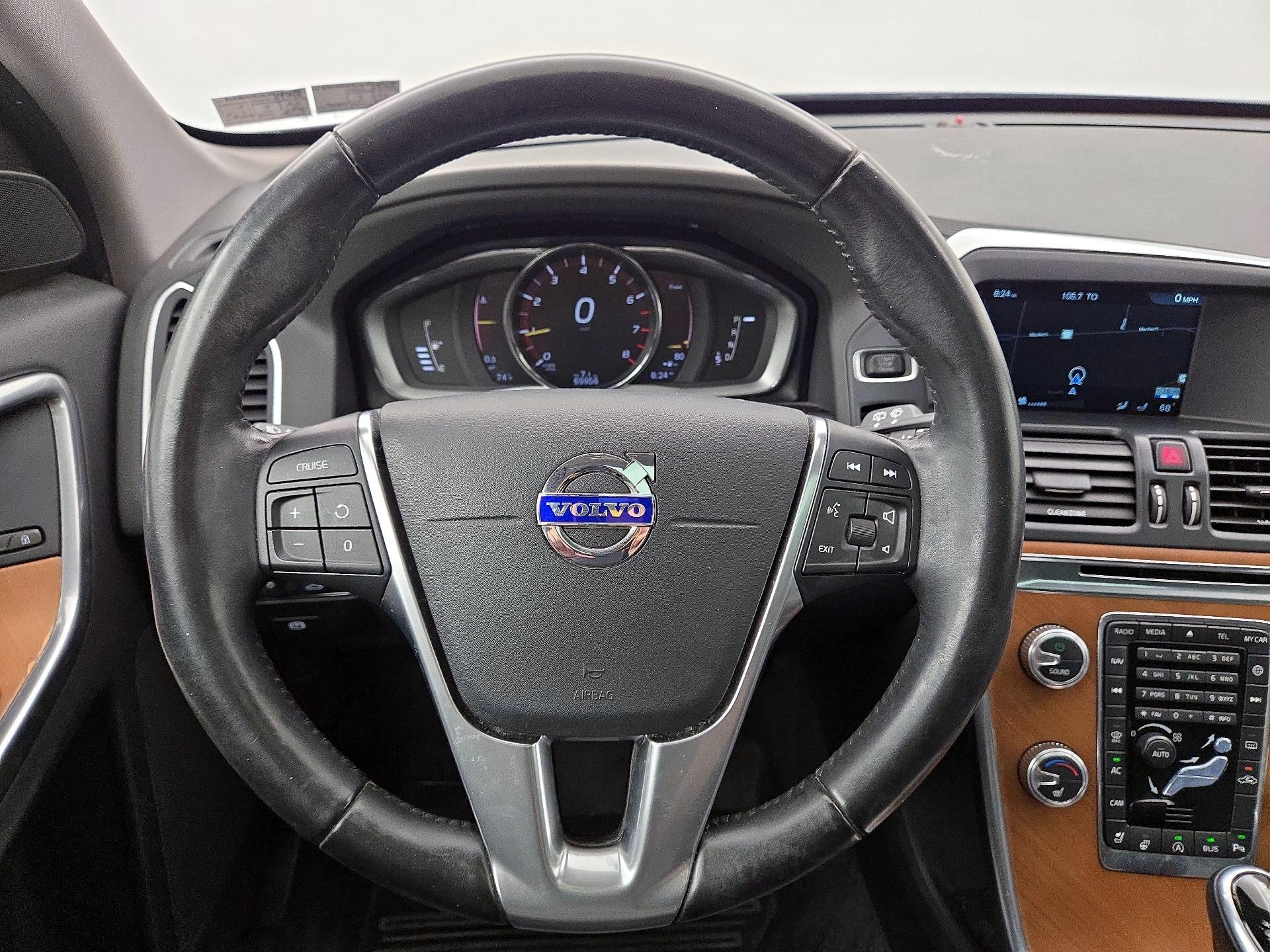 Thumbnail: 2017 Volvo XC60 - 10