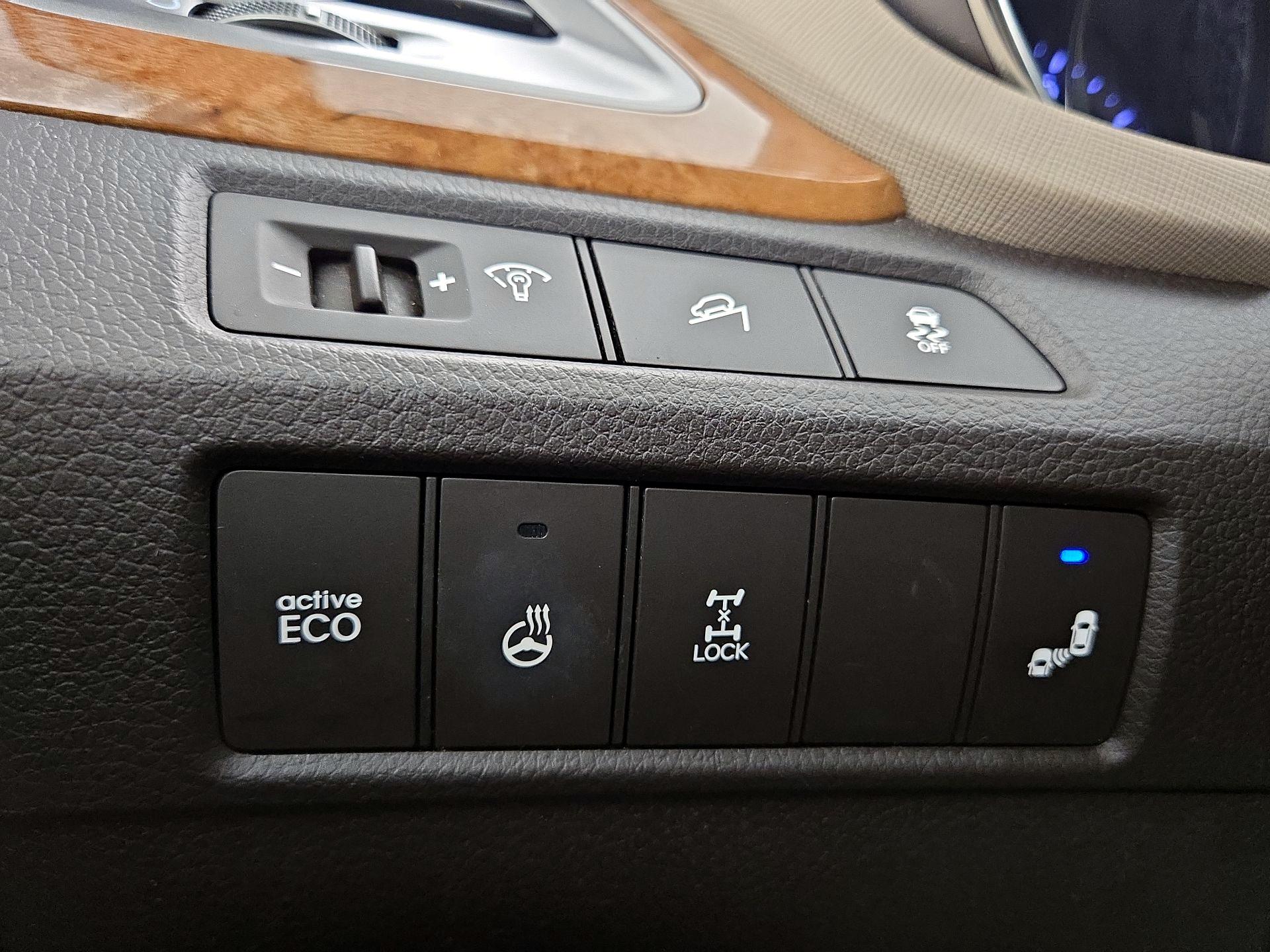 Thumbnail: 2015 Hyundai Santa Fe - 13