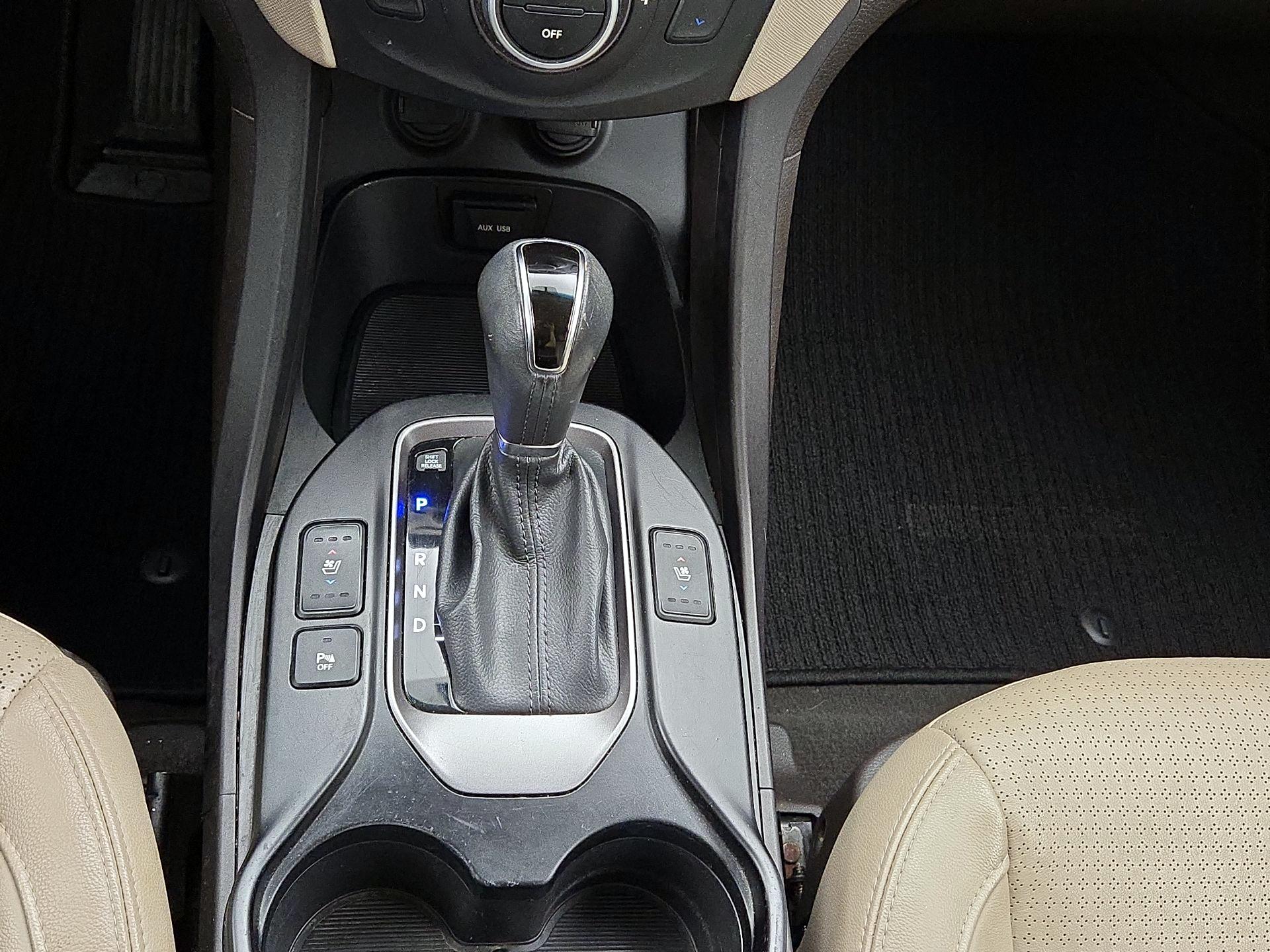 Thumbnail: 2015 Hyundai Santa Fe - 18