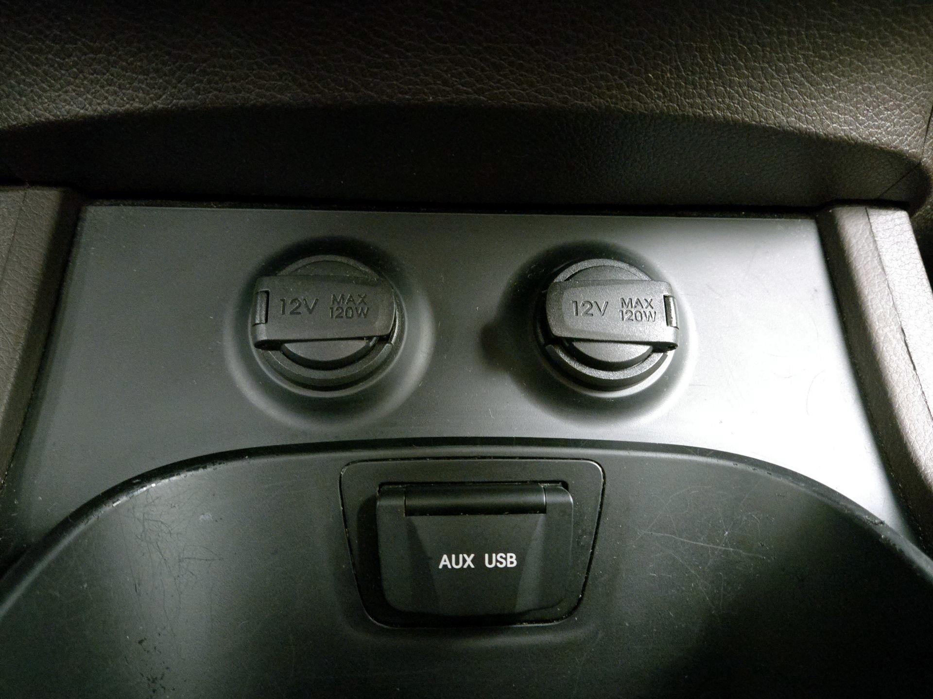 Thumbnail: 2015 Hyundai Santa Fe - 19