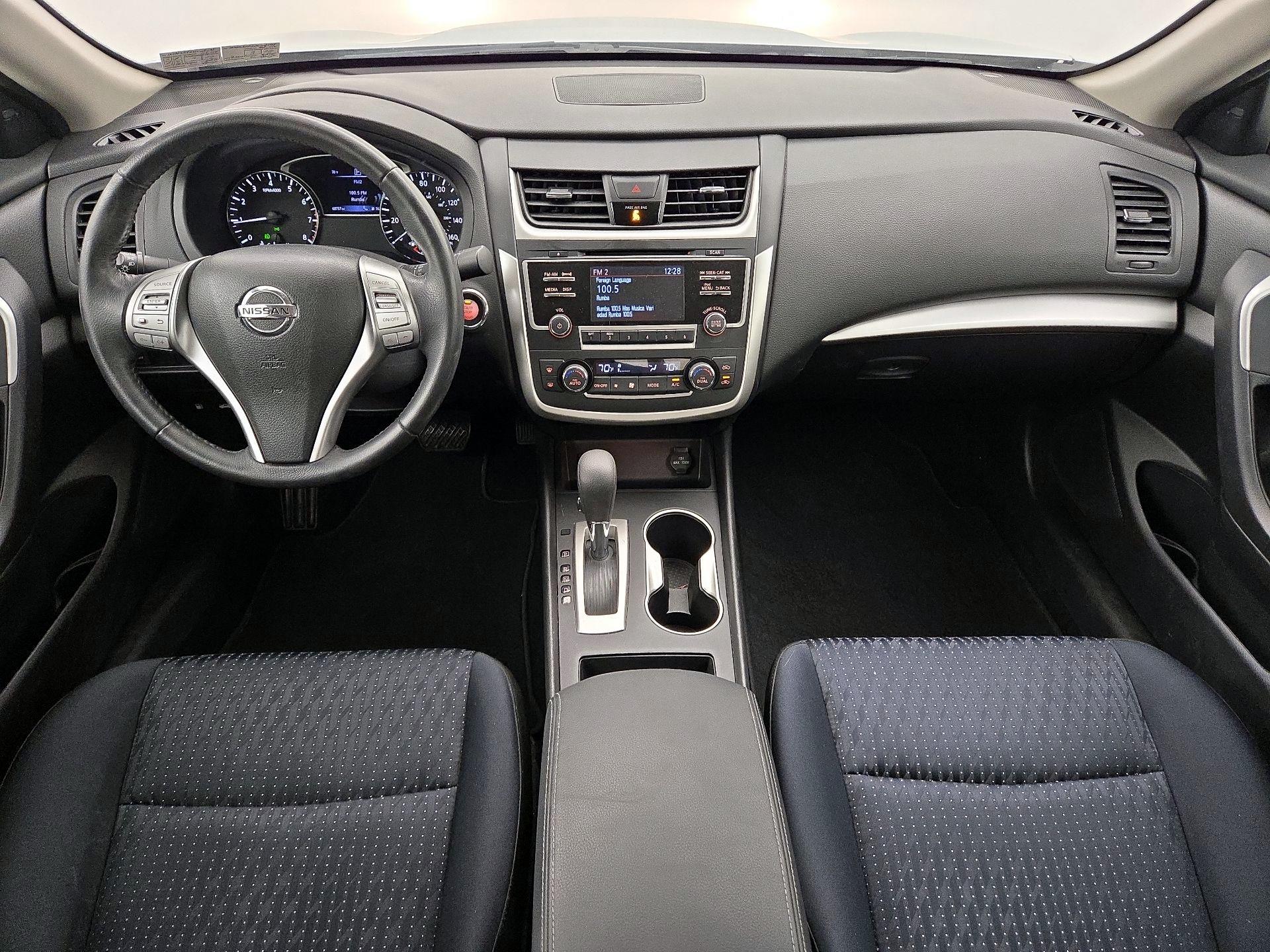 Thumbnail: 2017 Nissan Altima - 9
