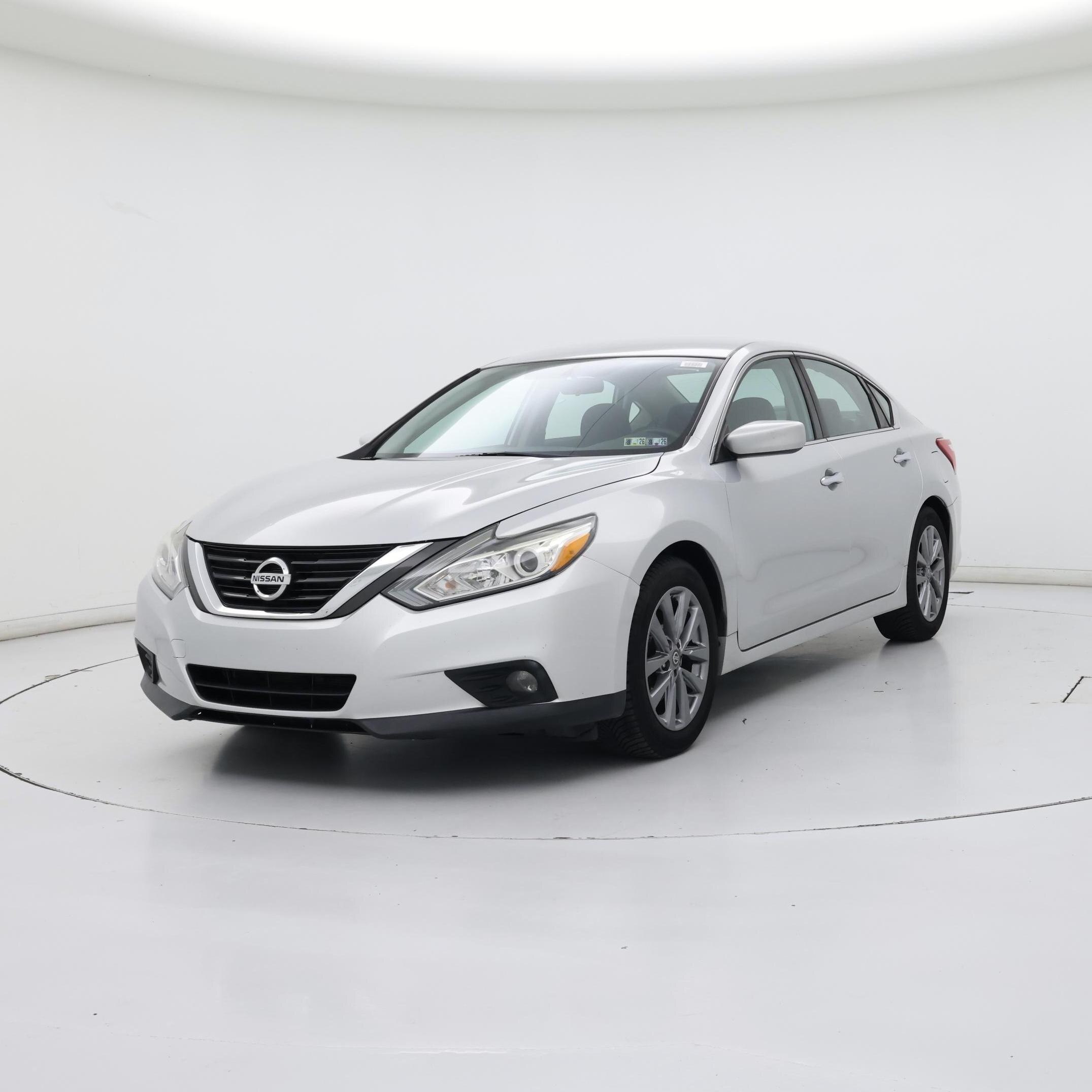 Thumbnail: 2017 Nissan Altima - 4