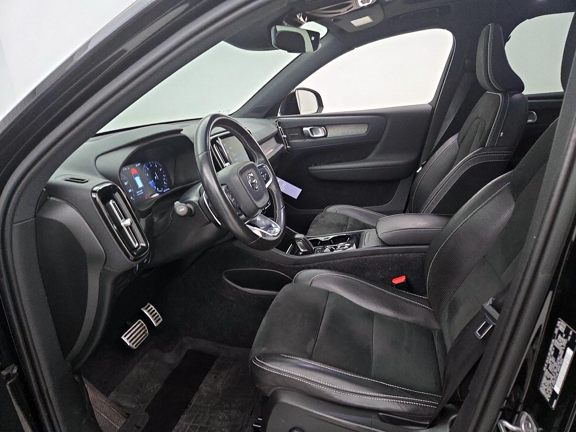 Thumbnail: 2019 Volvo XC40 - 11
