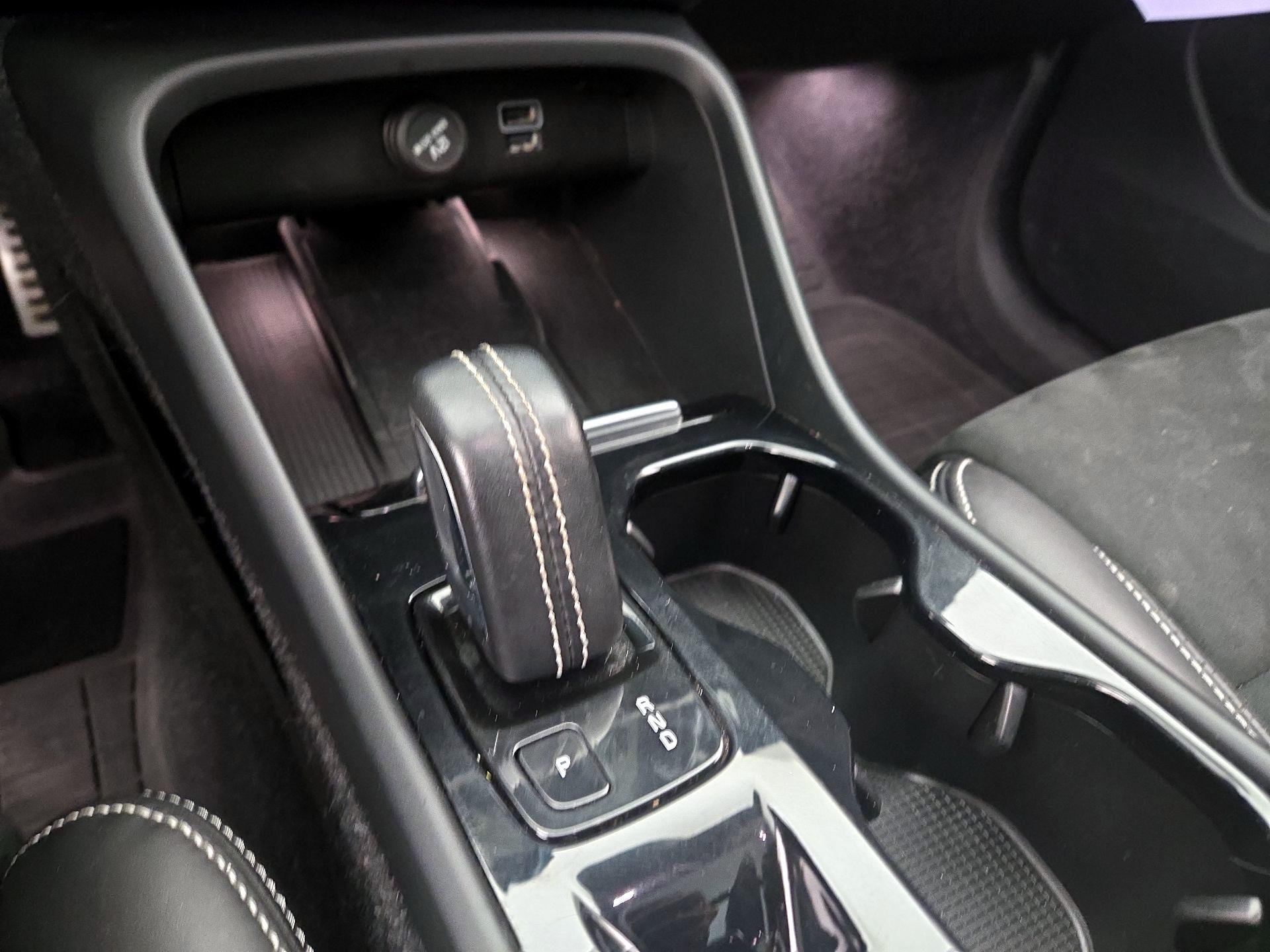 Thumbnail: 2019 Volvo XC40 - 17