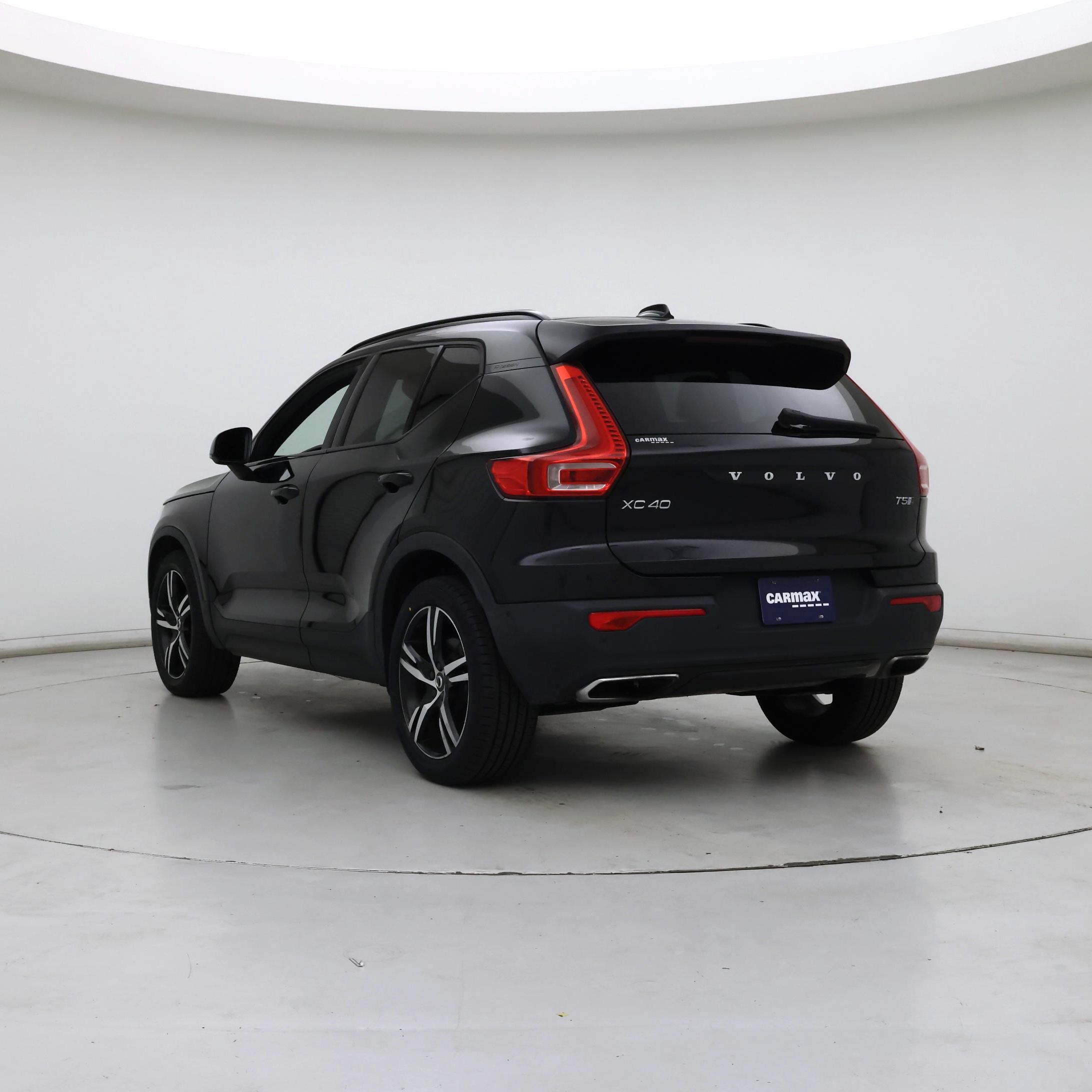 Thumbnail: 2019 Volvo XC40 - 2