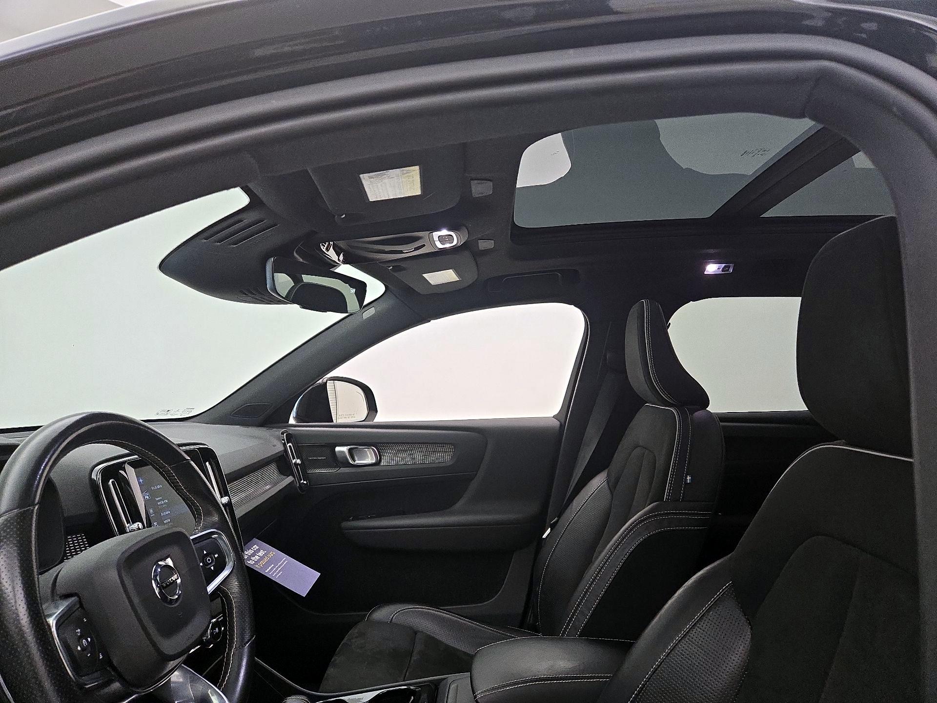 Thumbnail: 2019 Volvo XC40 - 19
