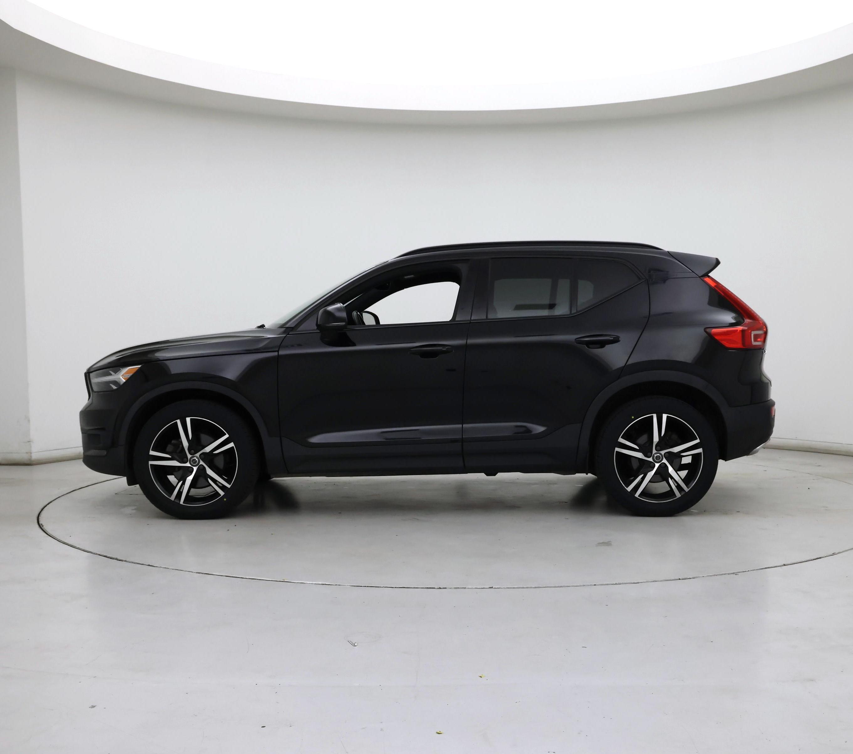 Thumbnail: 2019 Volvo XC40 - 3