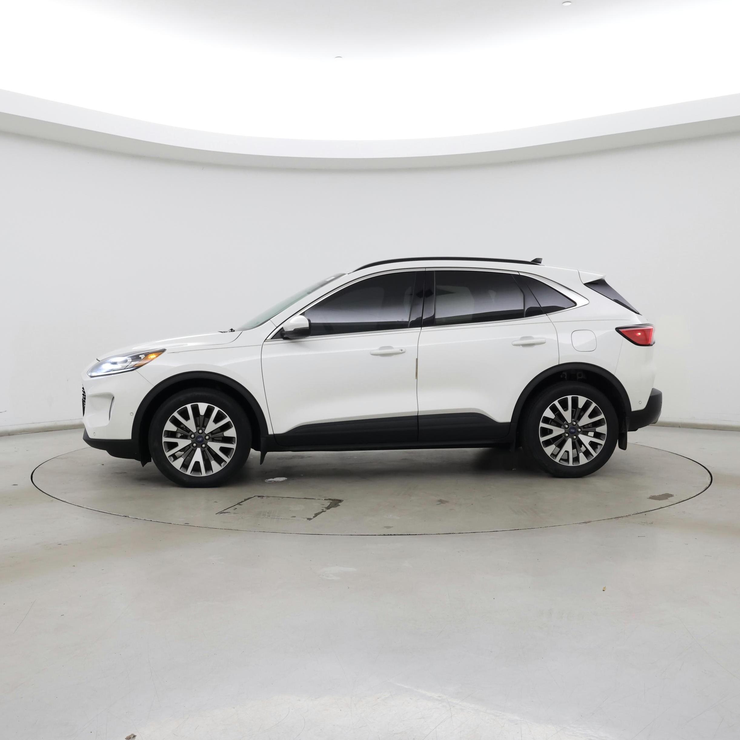 Thumbnail: 2020 Ford Escape - 3