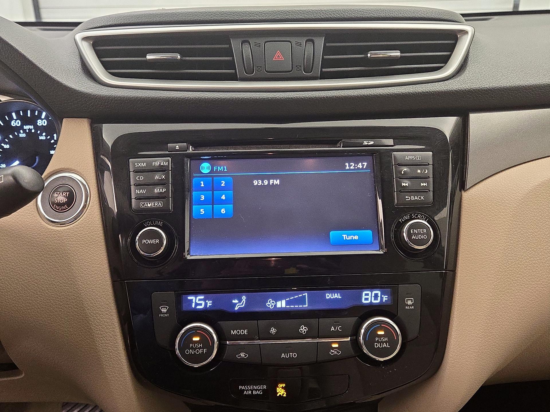 Thumbnail: 2015 Nissan Rogue - 16