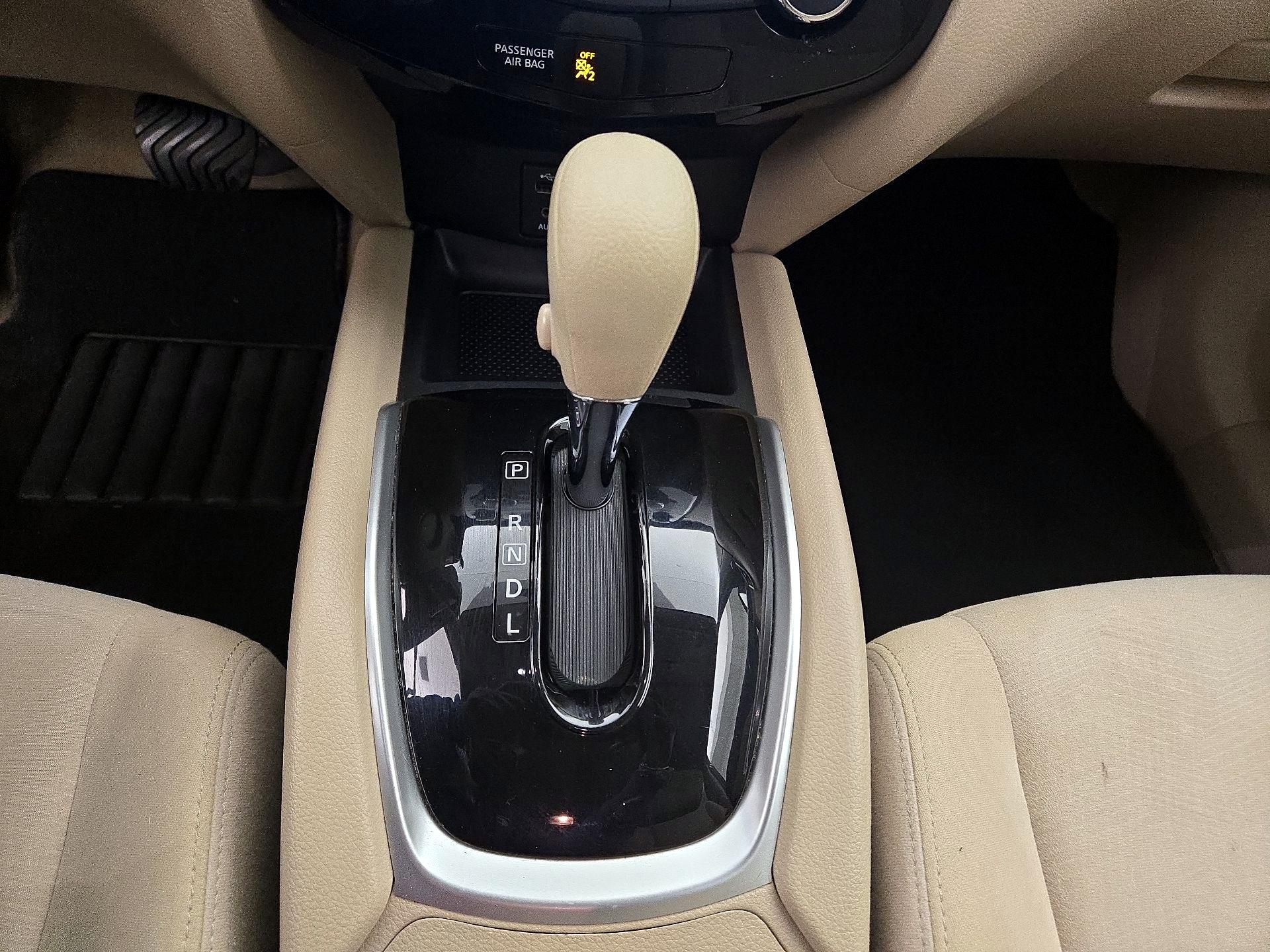 Thumbnail: 2015 Nissan Rogue - 18