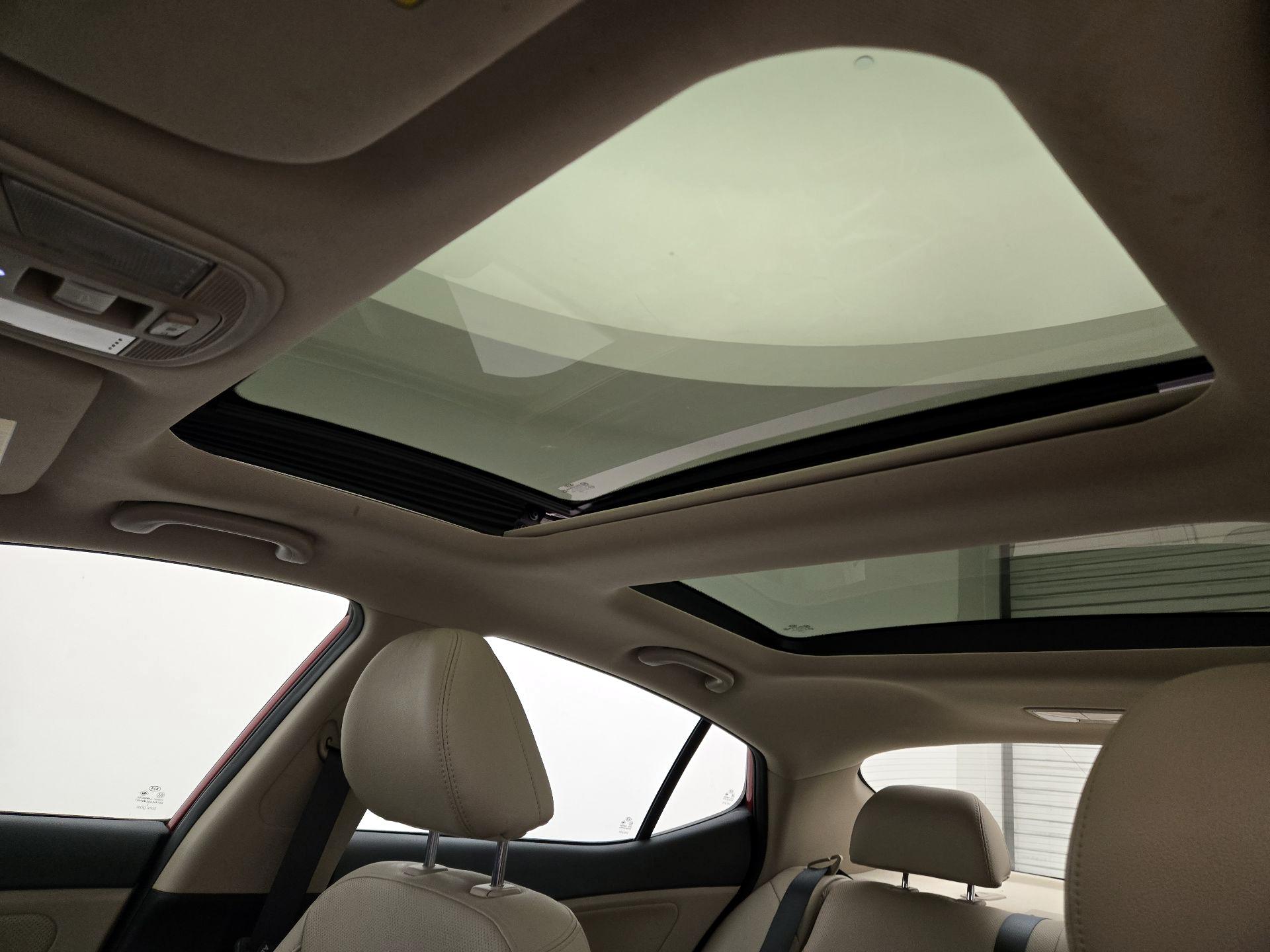 Thumbnail: 2014 Kia Optima - 19