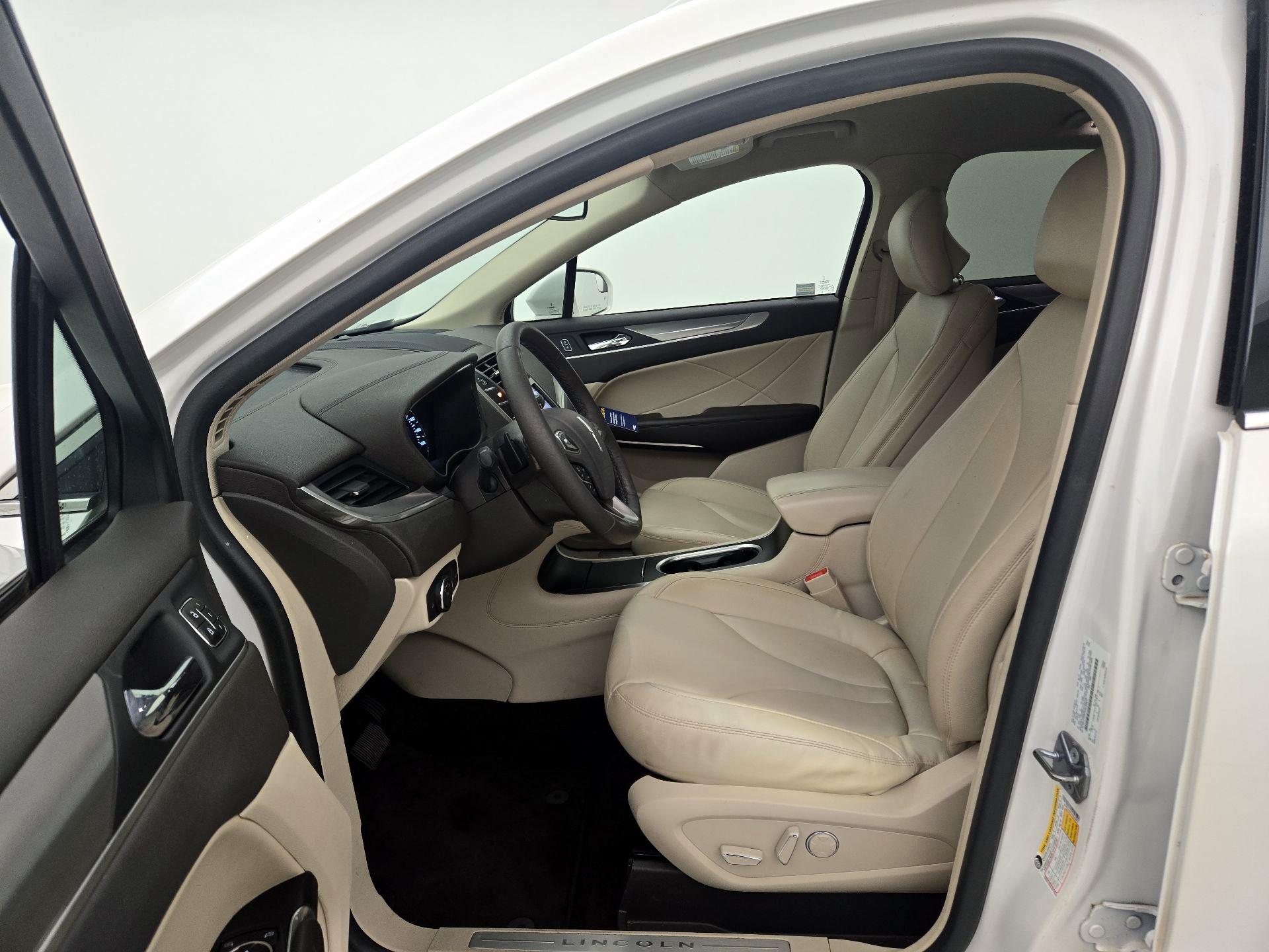 Thumbnail: 2019 Lincoln MKC - 11