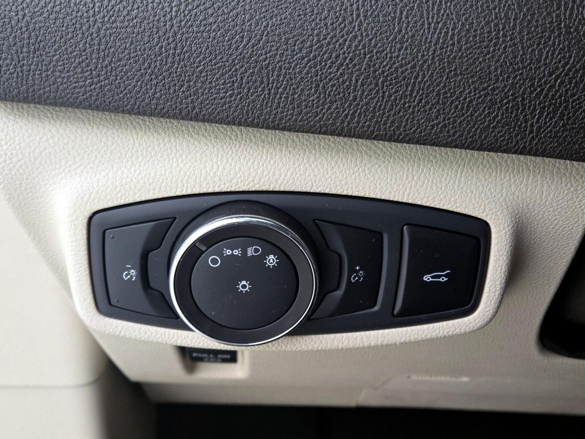 Thumbnail: 2019 Lincoln MKC - 13
