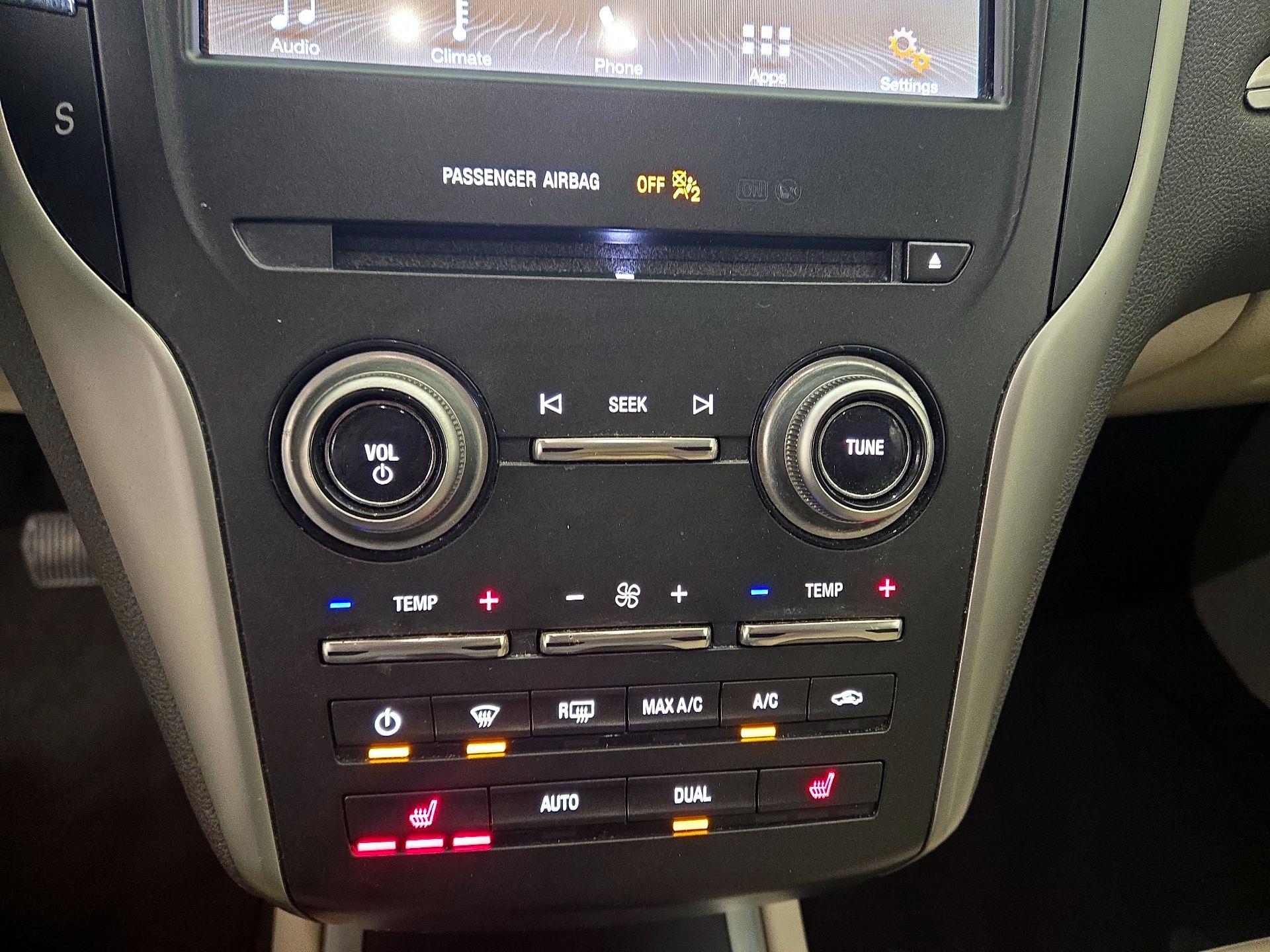 Thumbnail: 2019 Lincoln MKC - 16