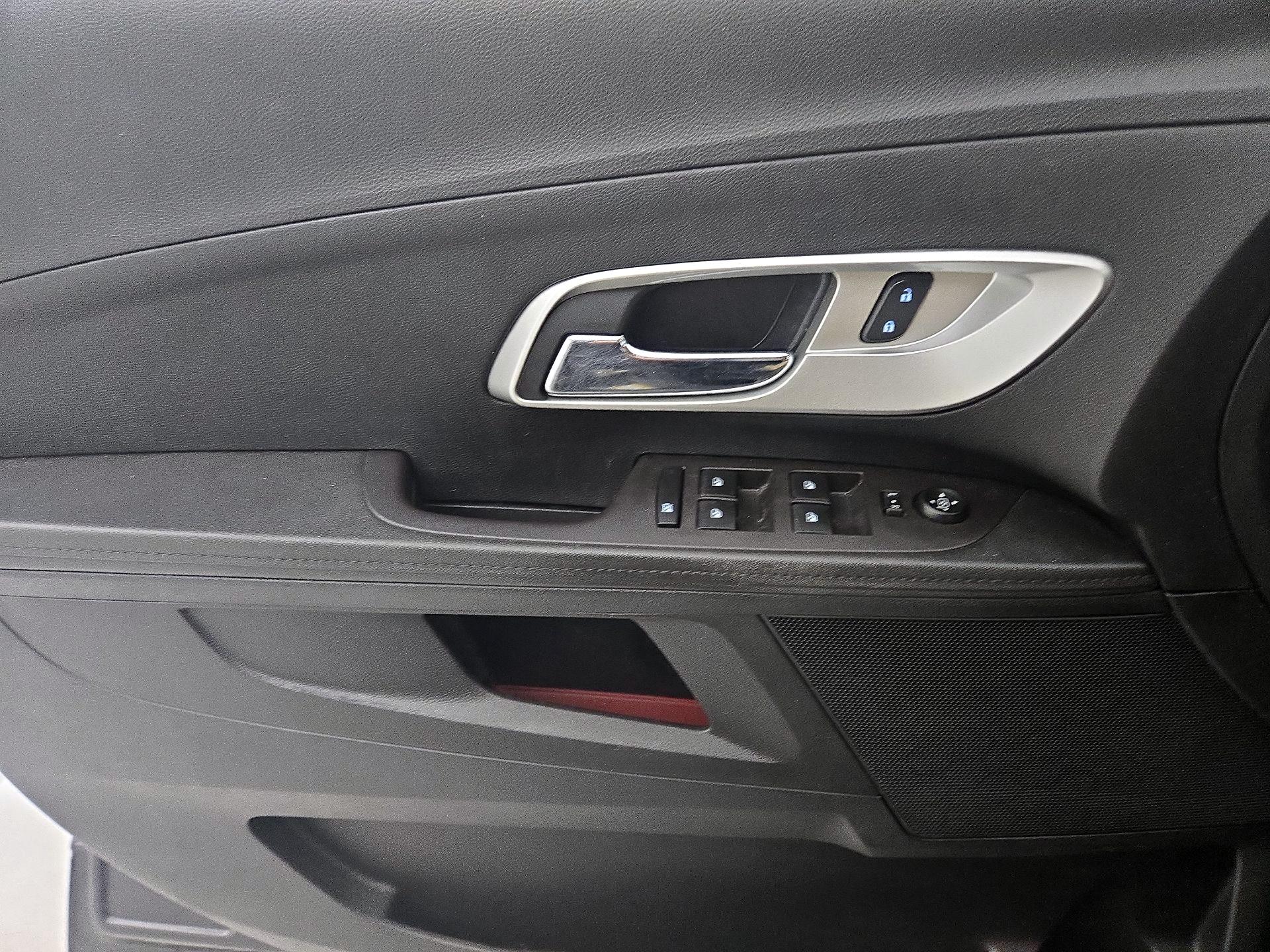 Thumbnail: 2016 Chevrolet Equinox - 12