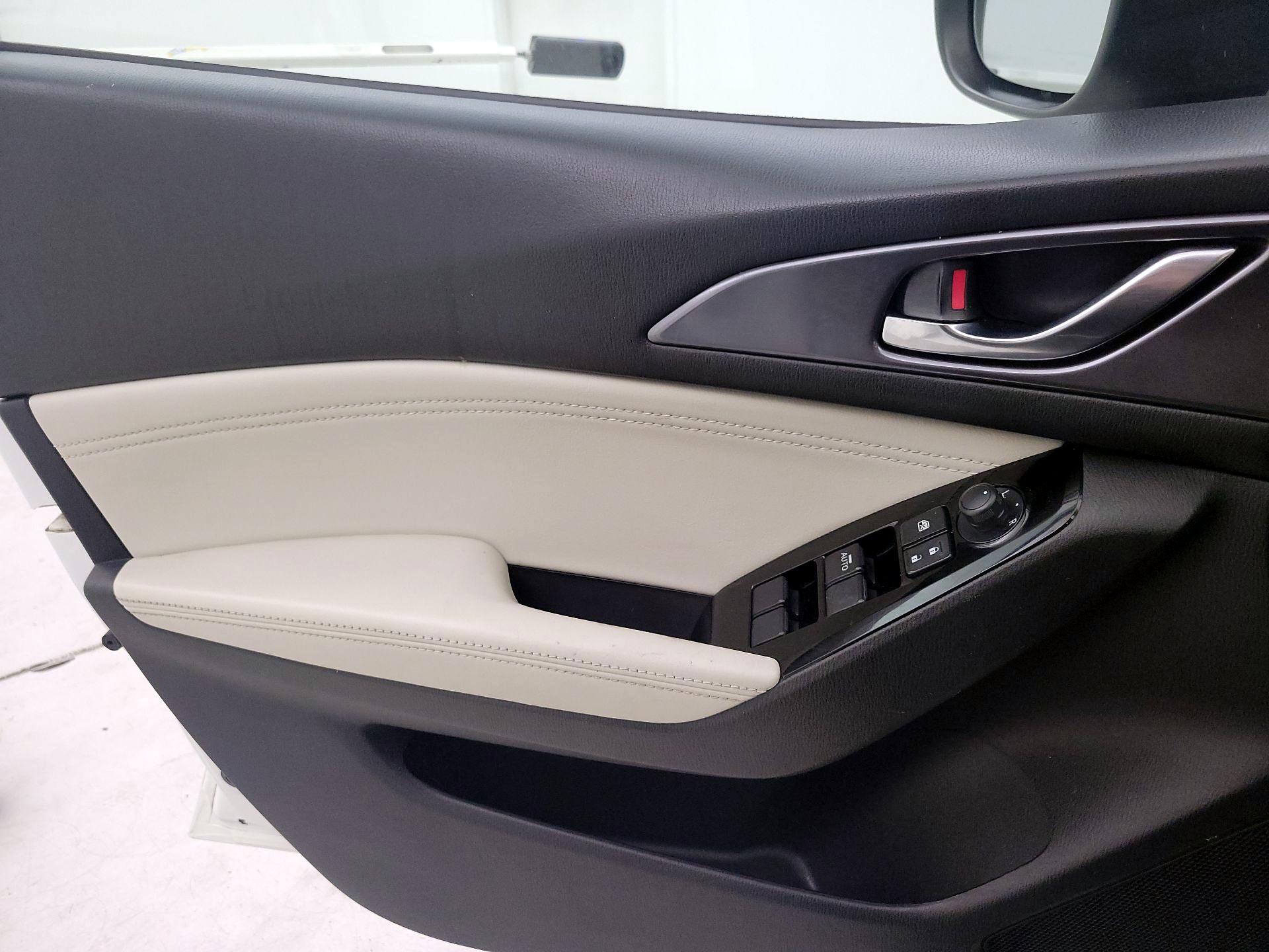 Thumbnail: 2017 Mazda Mazda3 - 12