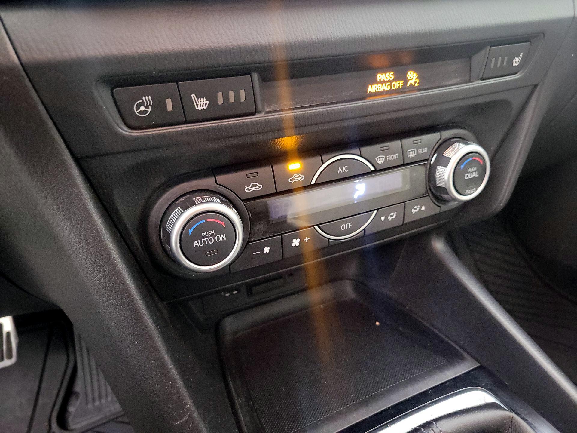 Thumbnail: 2017 Mazda Mazda3 - 14