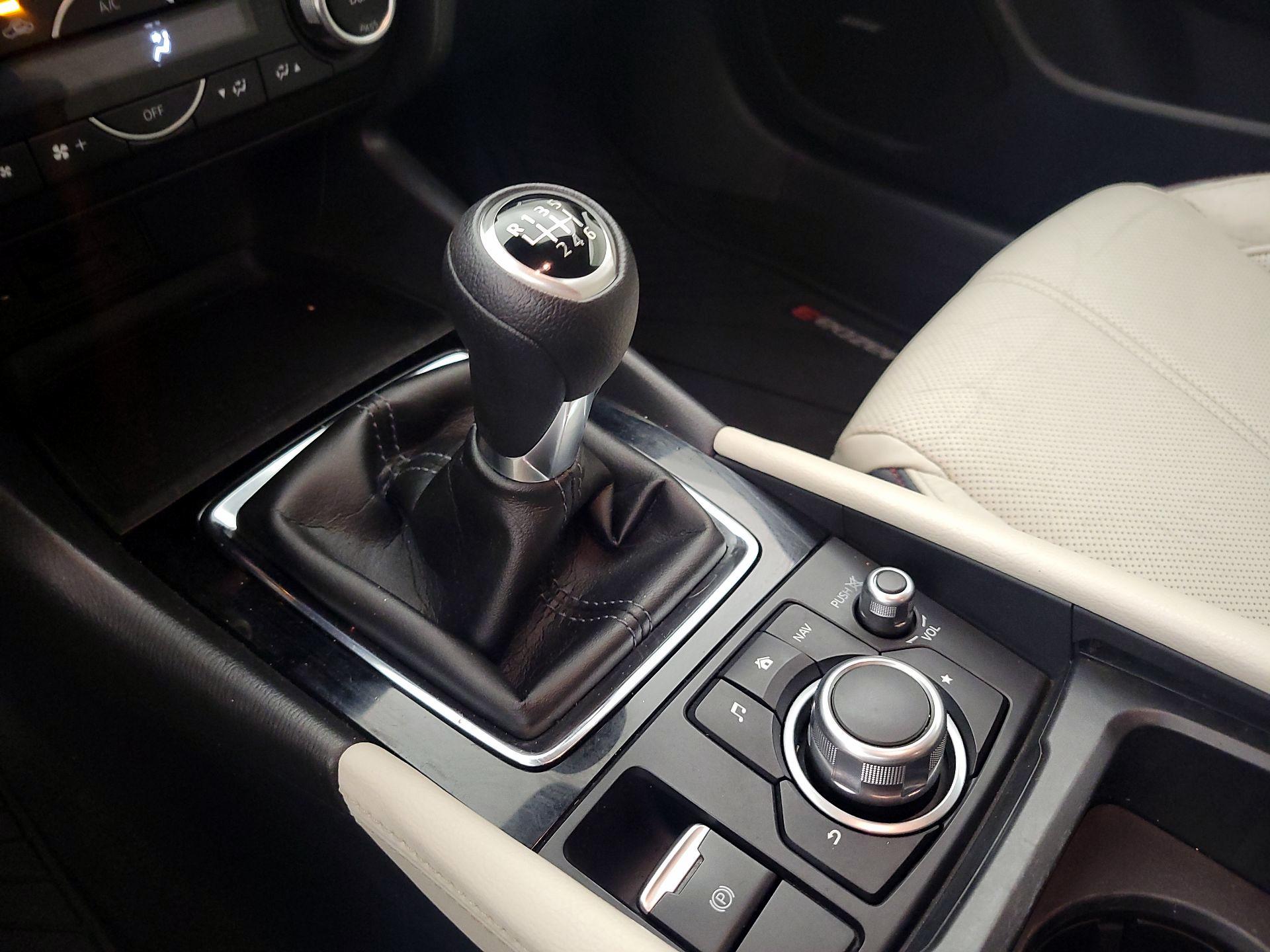 Thumbnail: 2017 Mazda Mazda3 - 15