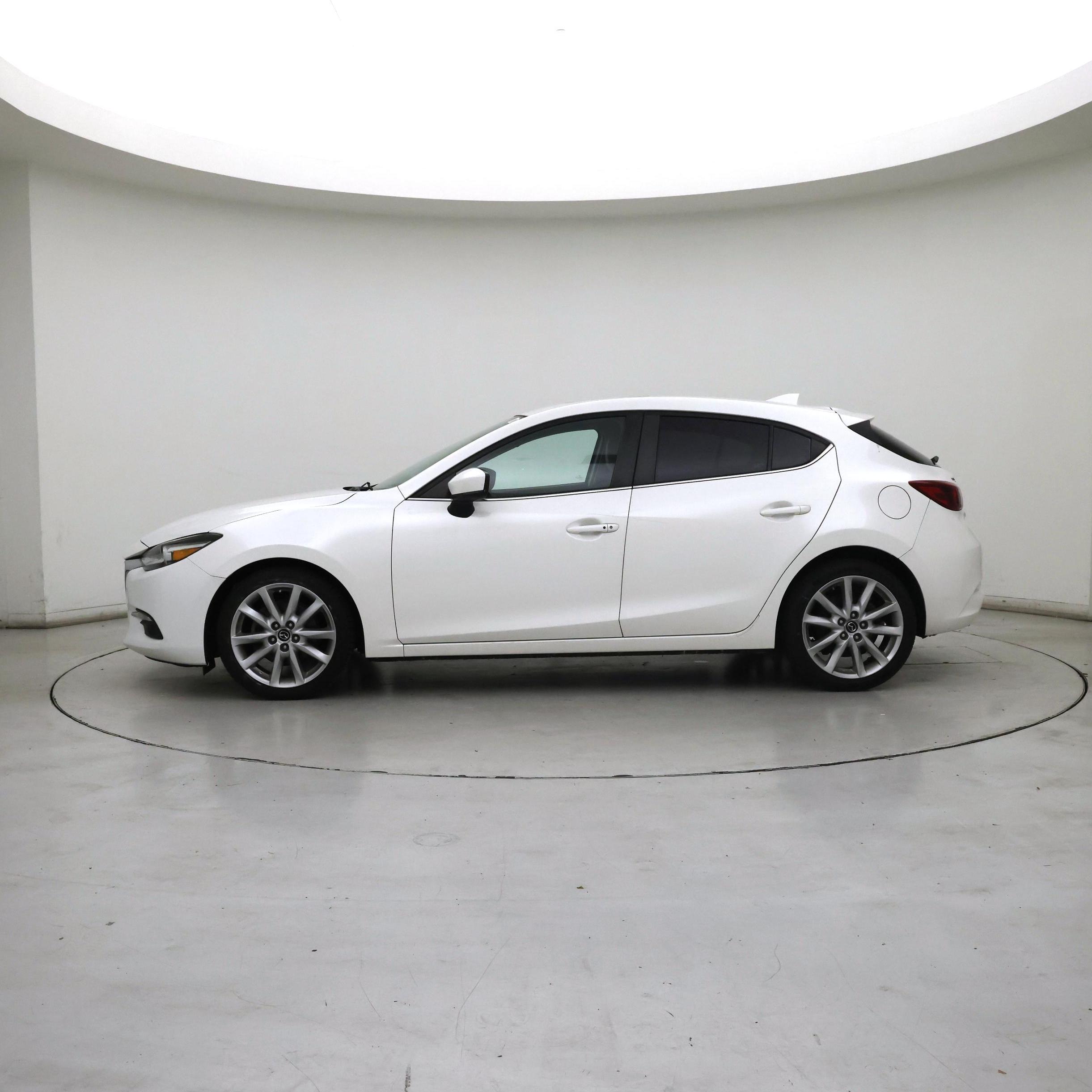 Thumbnail: 2017 Mazda Mazda3 - 3