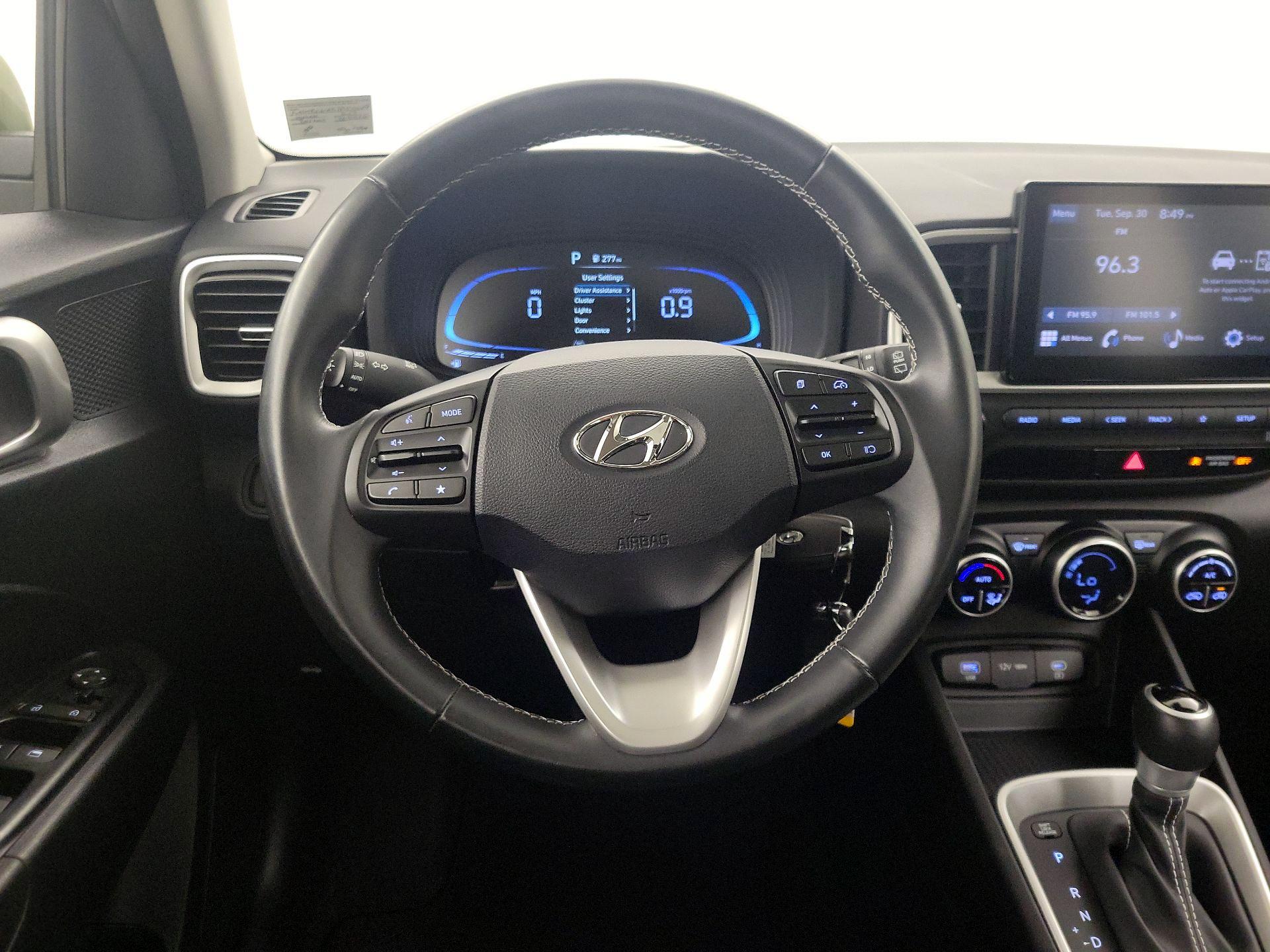 Thumbnail: 2023 Hyundai Venue - 10