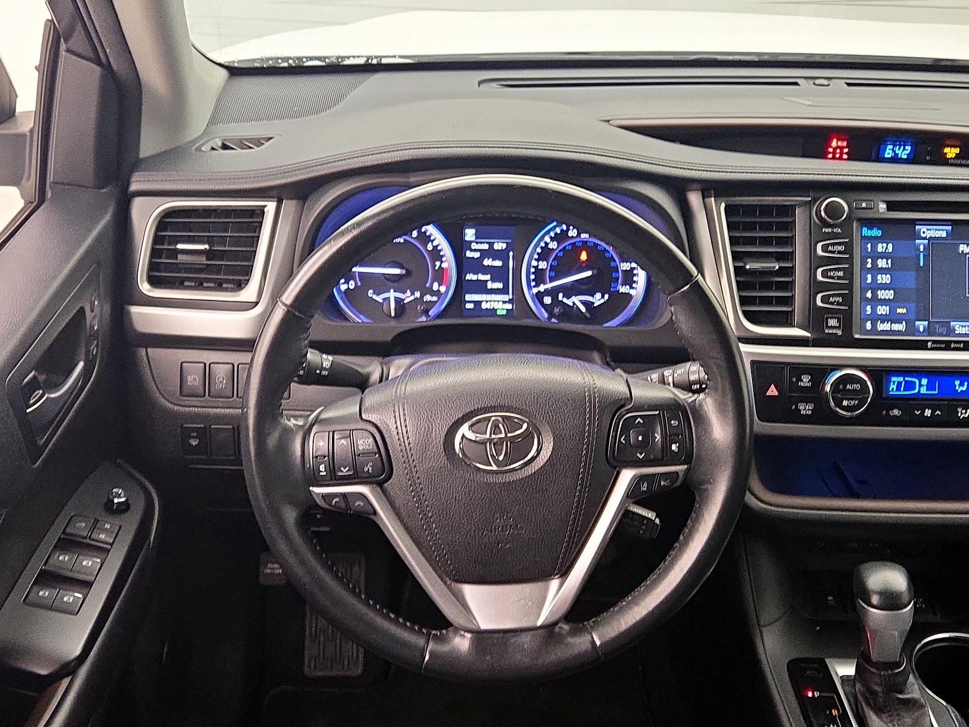 Thumbnail: 2018 Toyota Highlander - 10