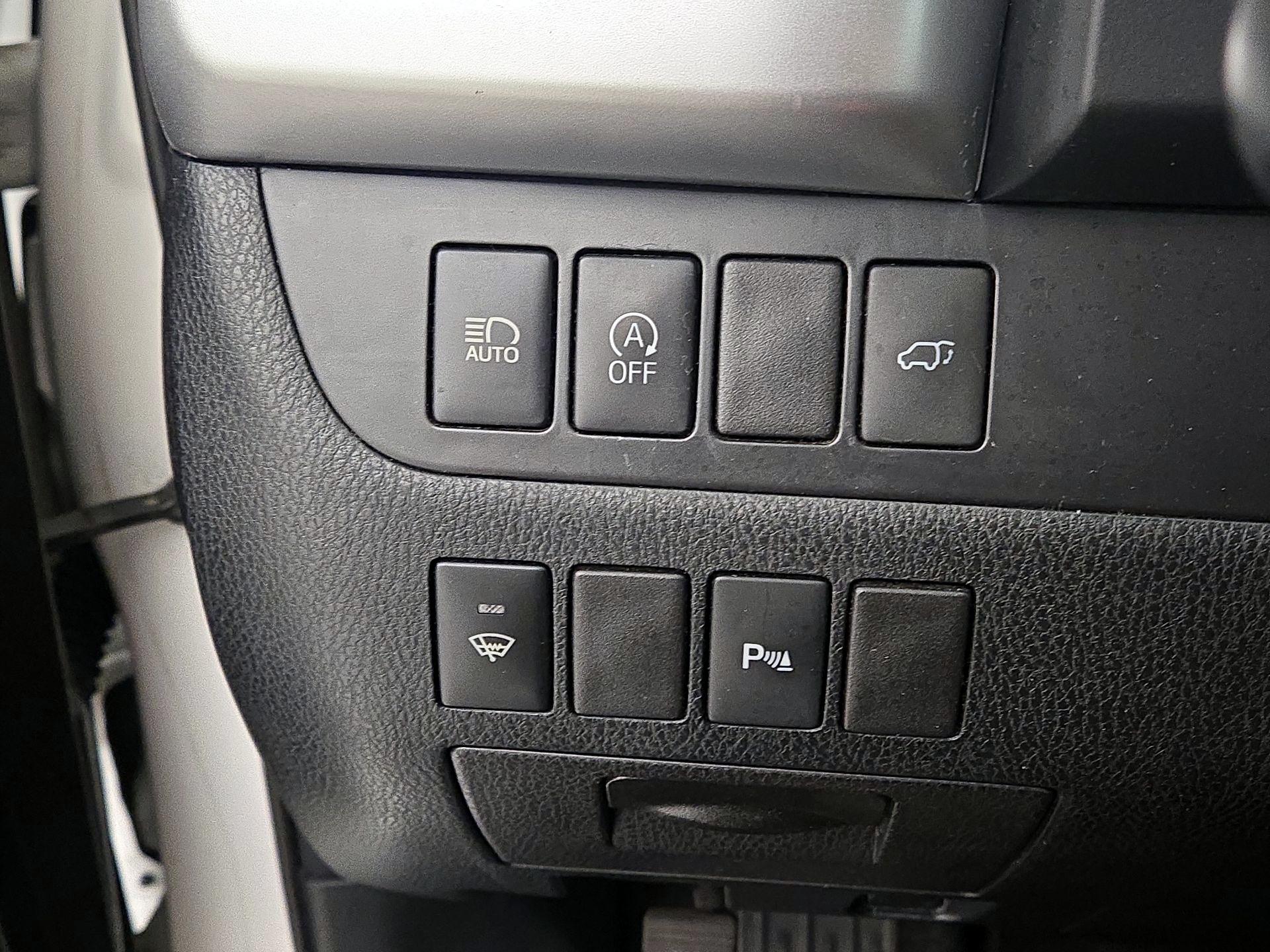 Thumbnail: 2018 Toyota Highlander - 13