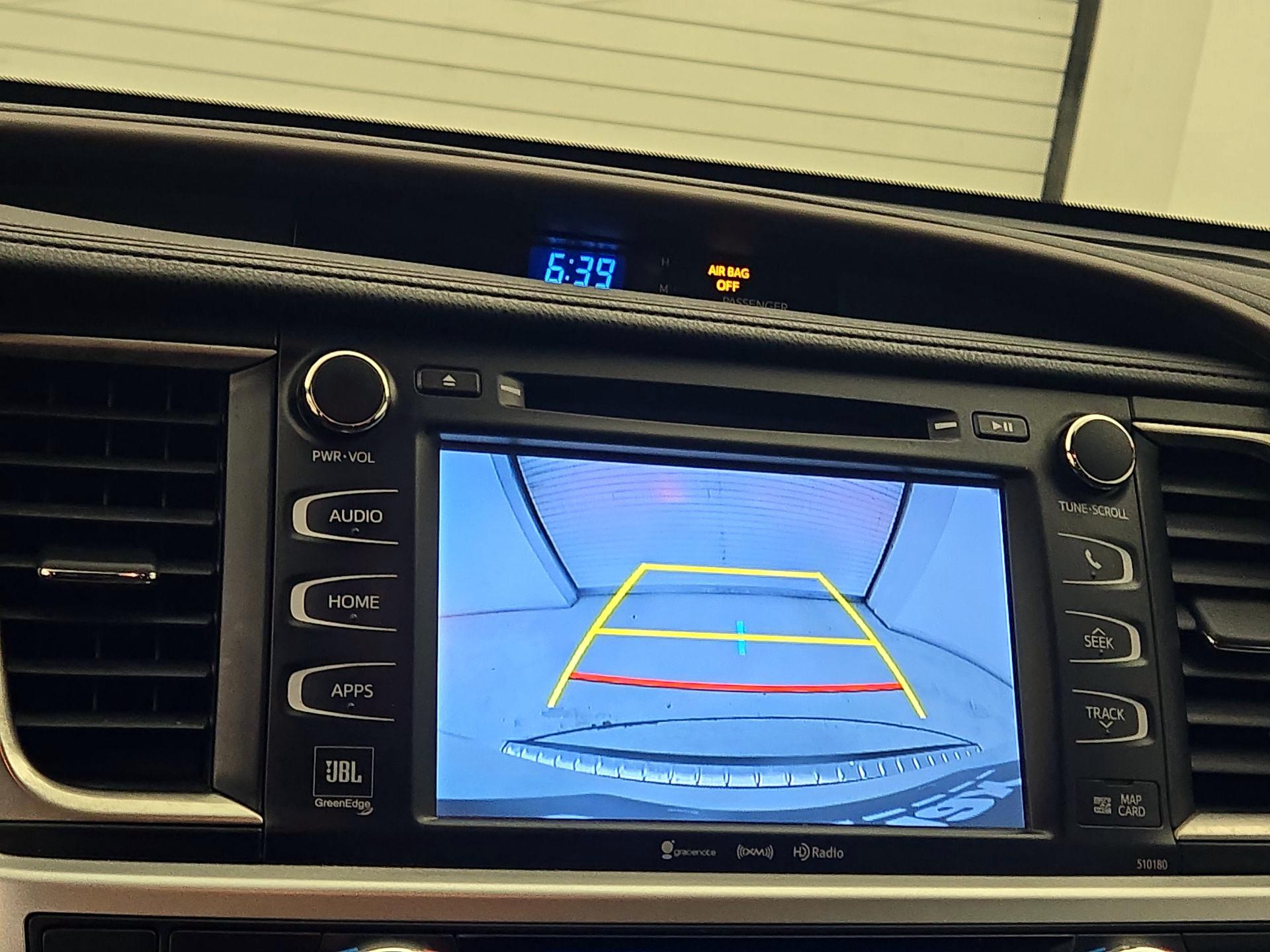 Thumbnail: 2018 Toyota Highlander - 14