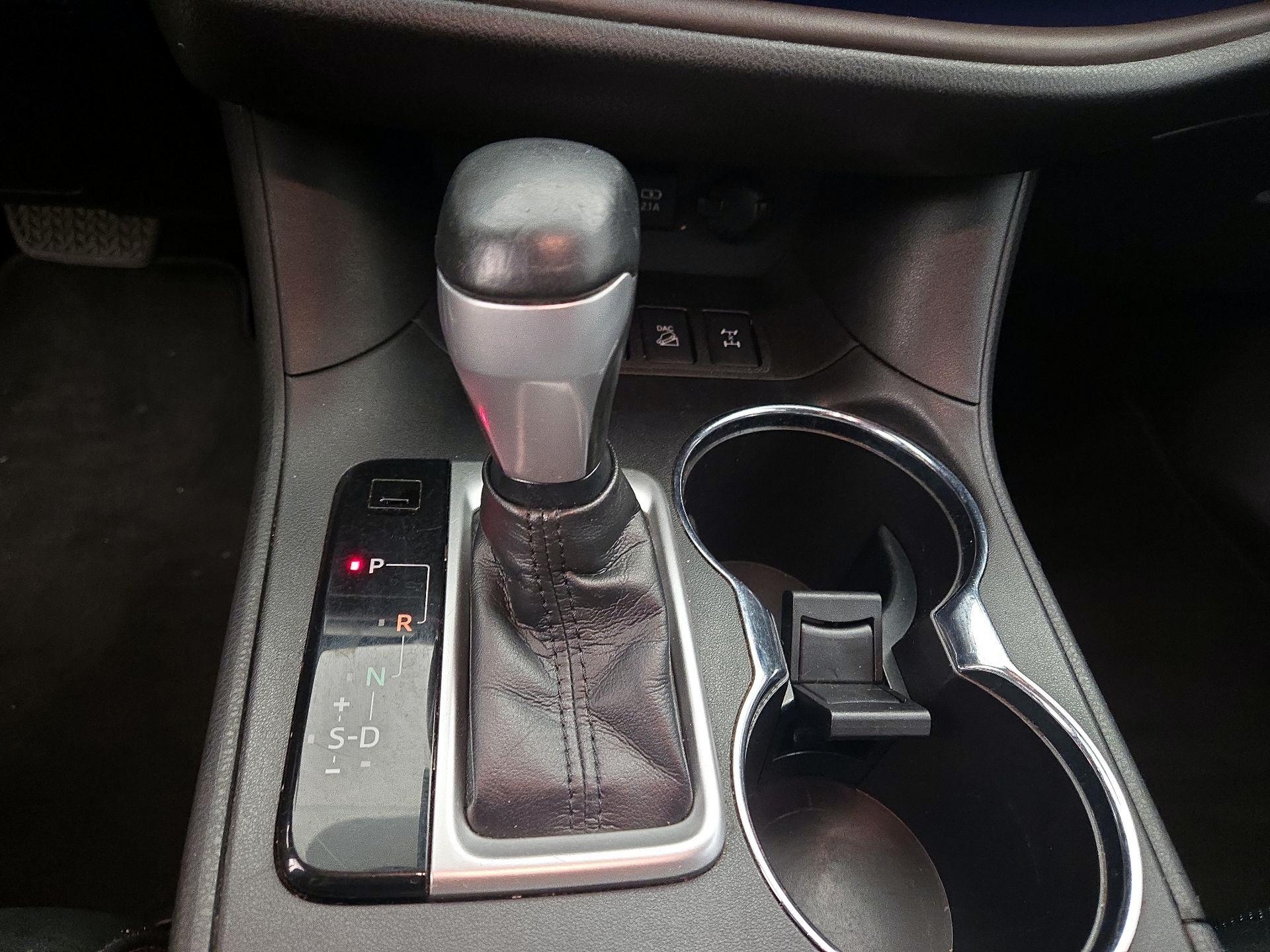 Thumbnail: 2018 Toyota Highlander - 17