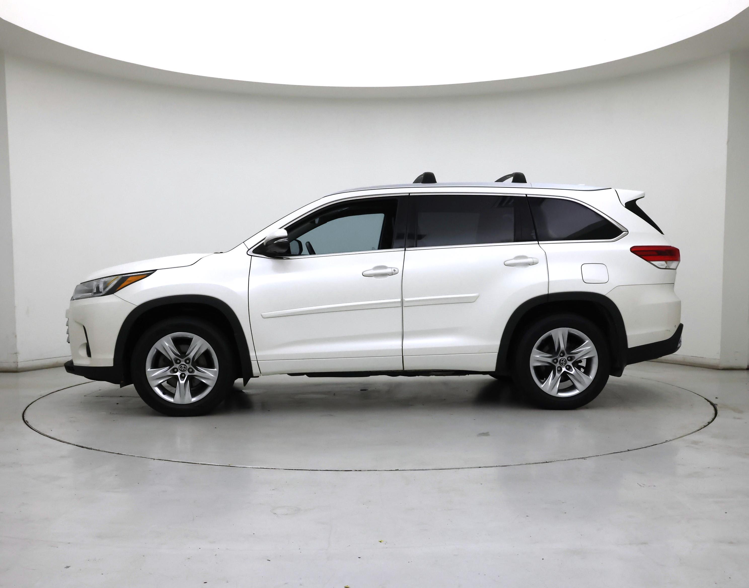 Thumbnail: 2018 Toyota Highlander - 3