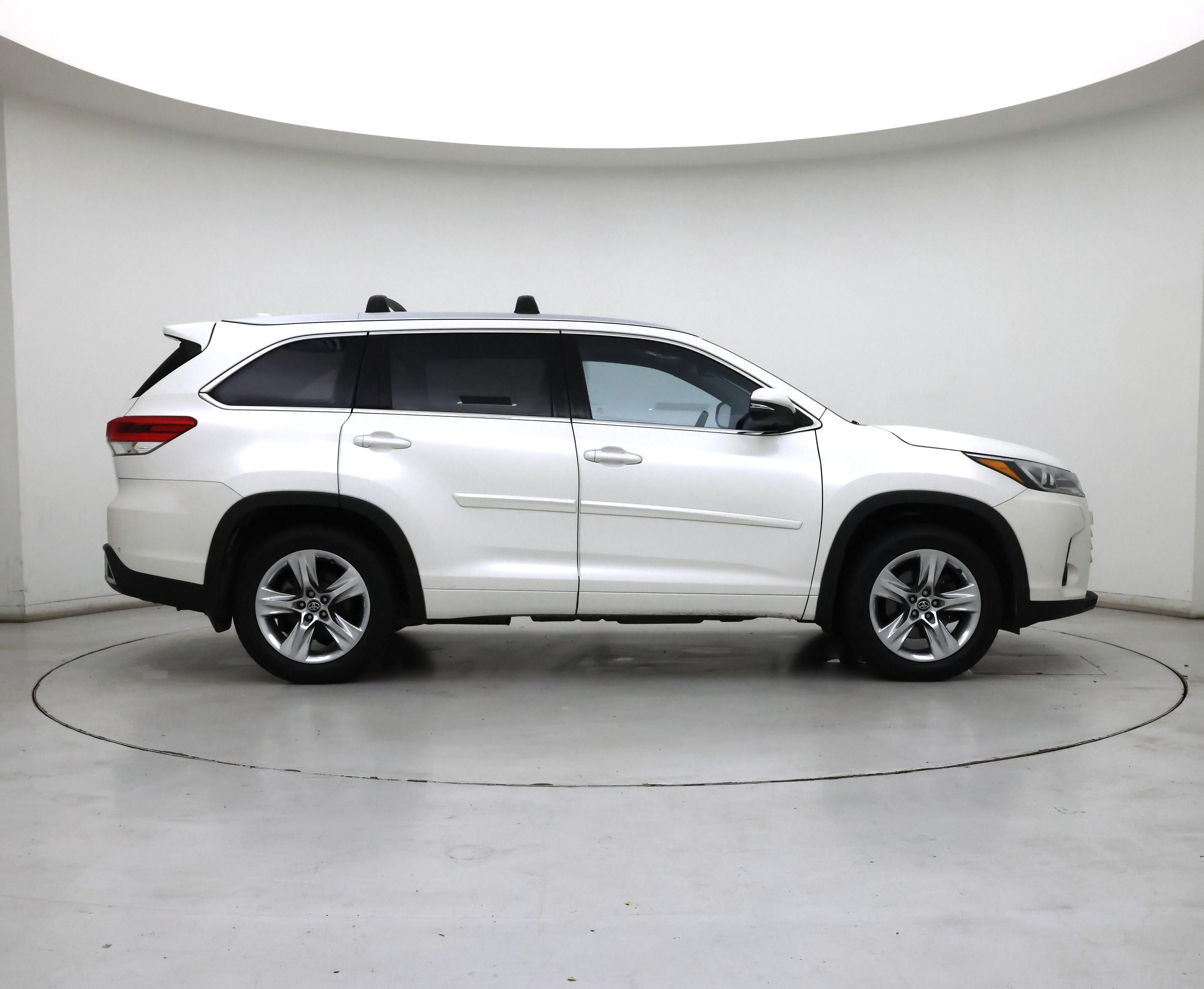 Thumbnail: 2018 Toyota Highlander - 7