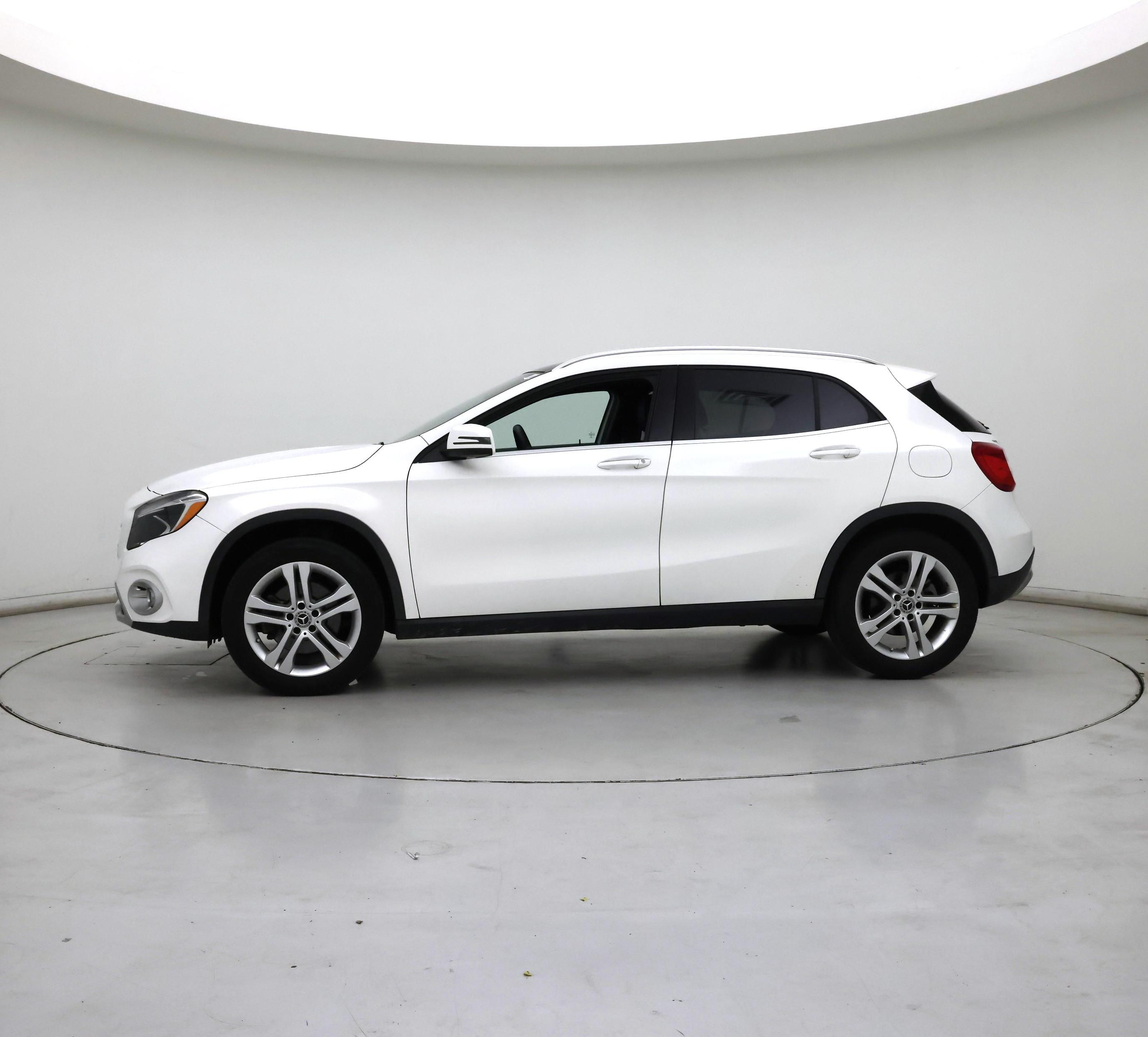Thumbnail: 2018 Mercedes-Benz GLA - 3