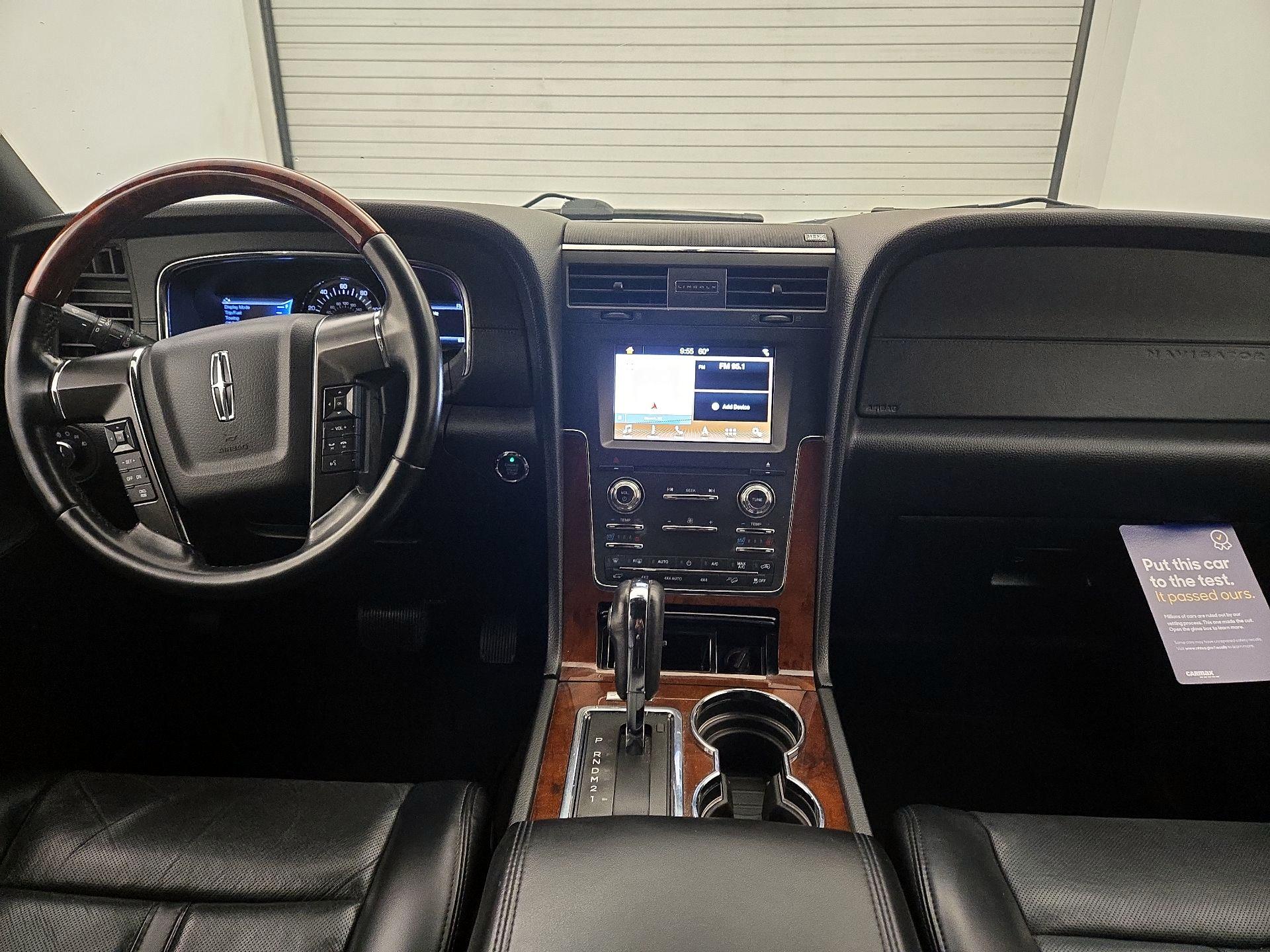 Thumbnail: 2017 Lincoln Navigator - 9