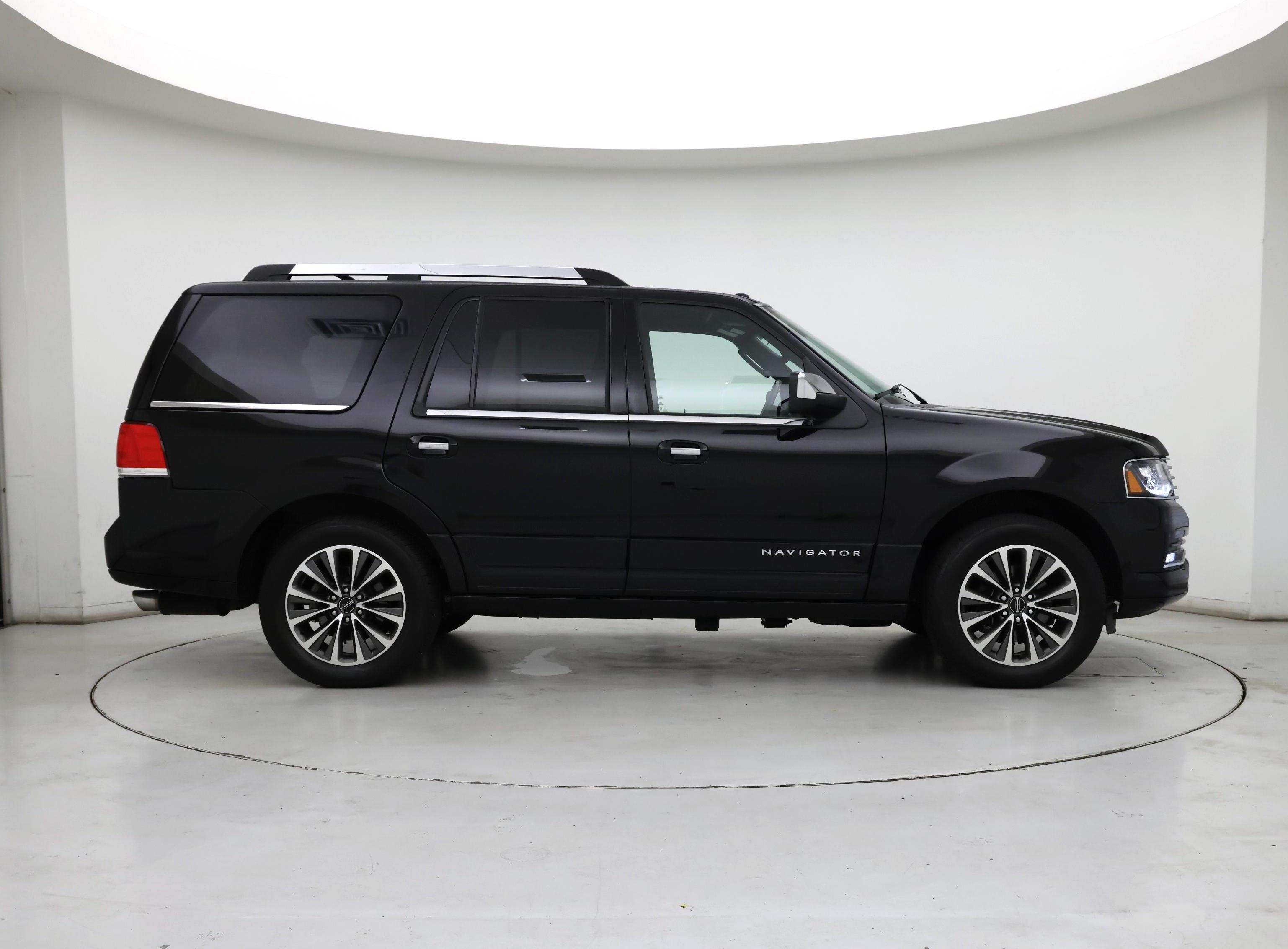 Thumbnail: 2017 Lincoln Navigator - 7