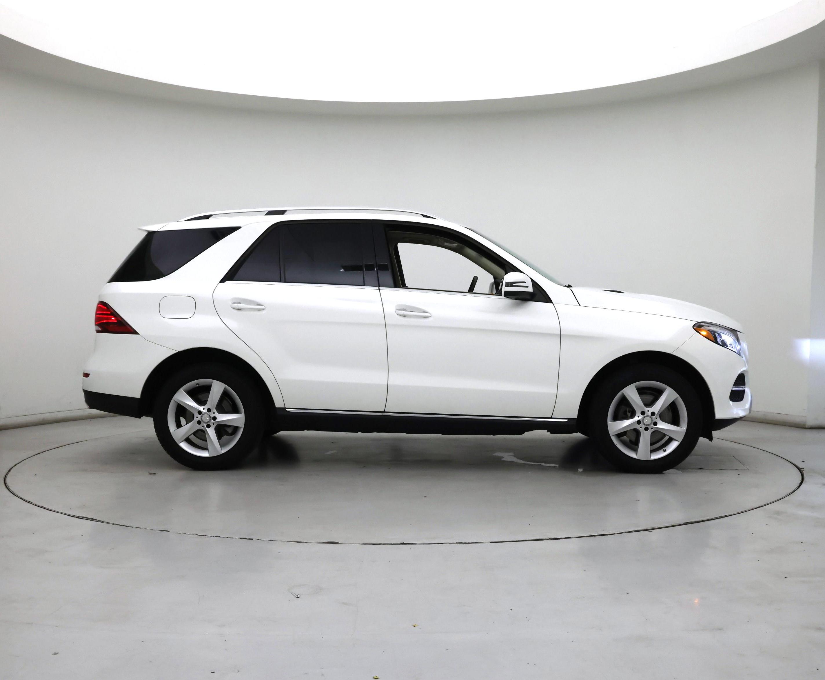 Thumbnail: 2017 Mercedes-Benz GLE - 7
