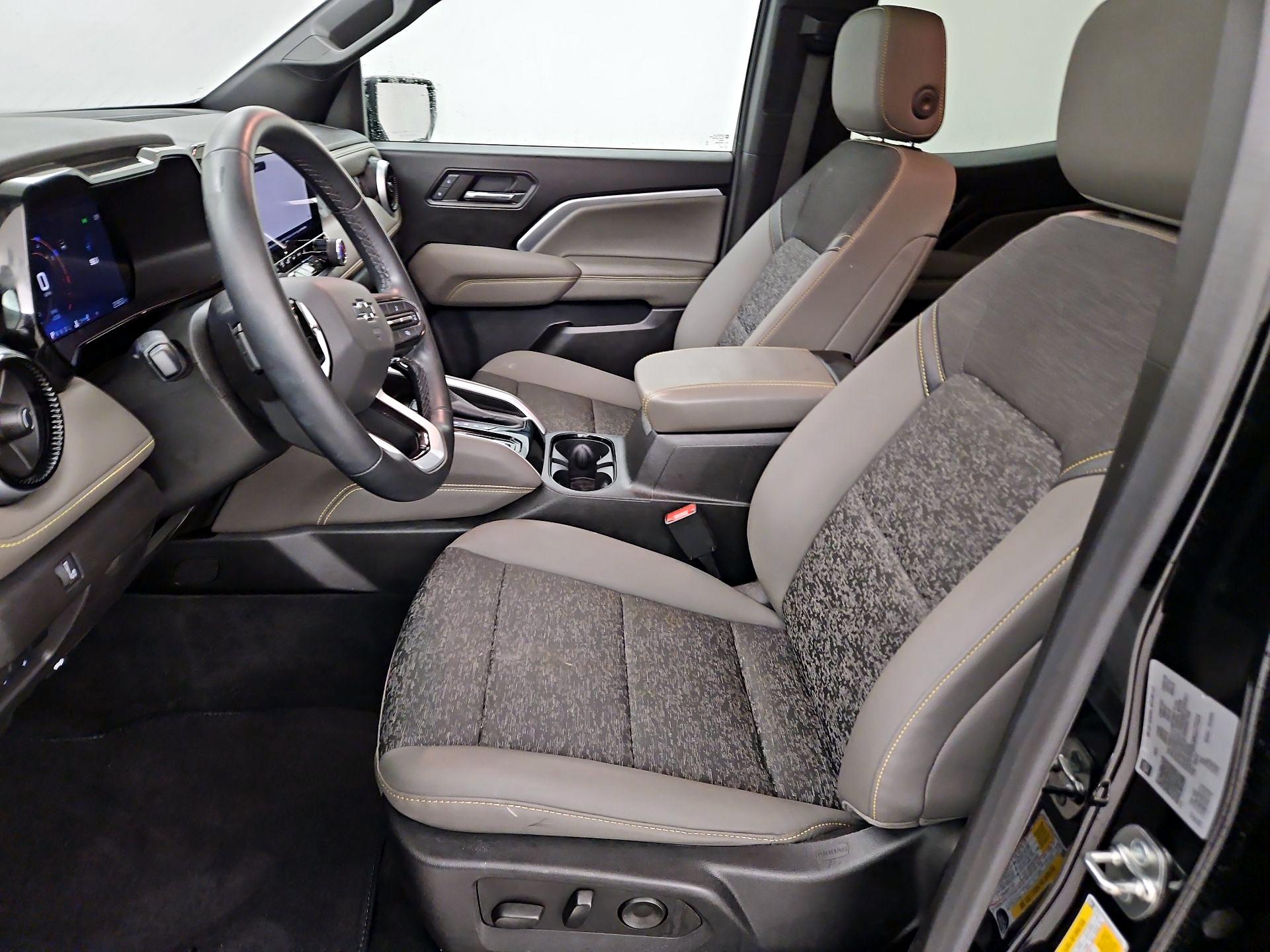 Thumbnail: 2024 Chevrolet Colorado - 11