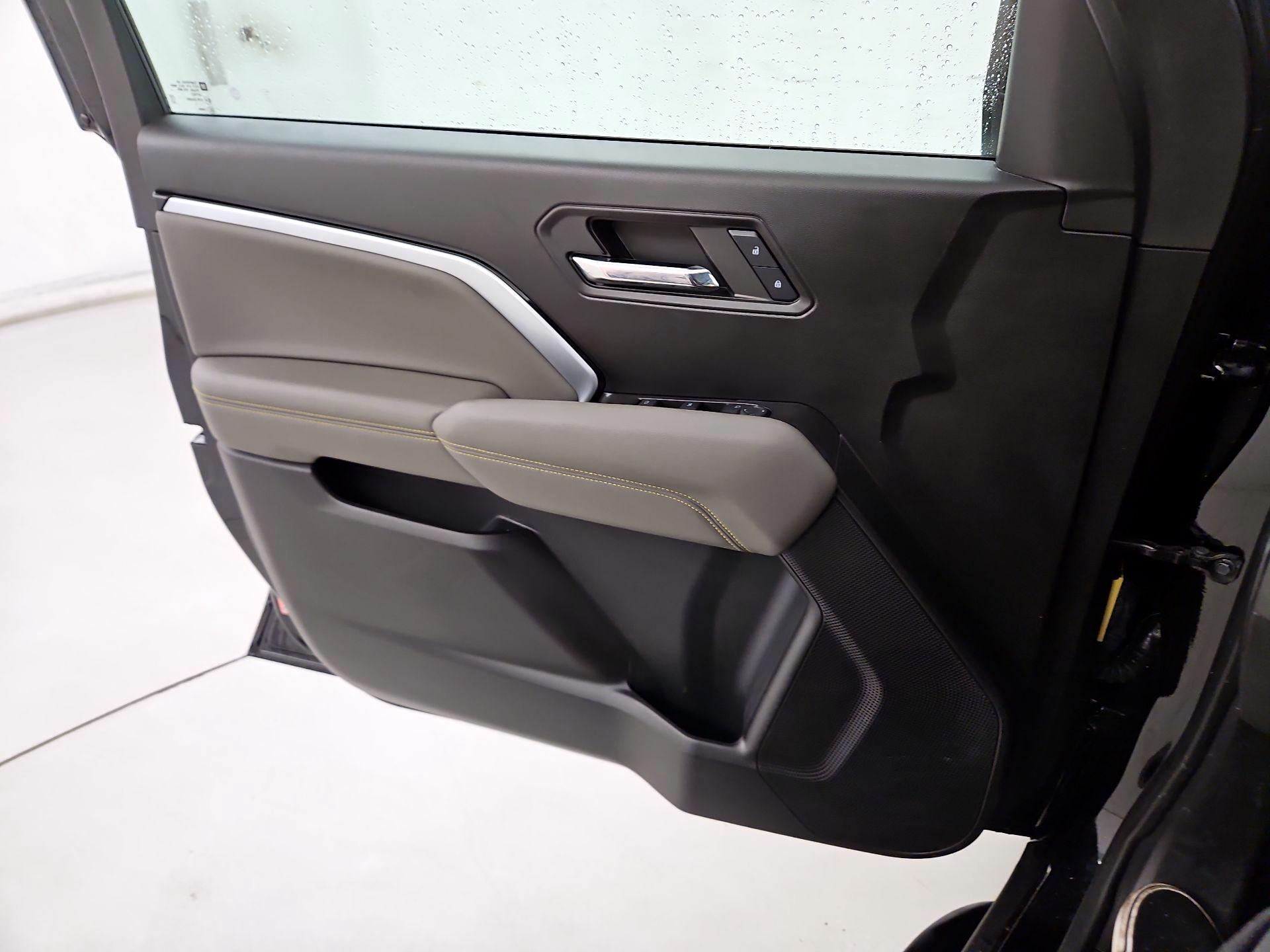 Thumbnail: 2024 Chevrolet Colorado - 12