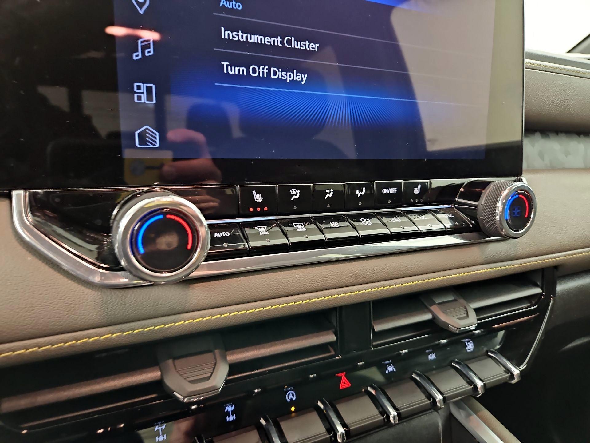 Thumbnail: 2024 Chevrolet Colorado - 17