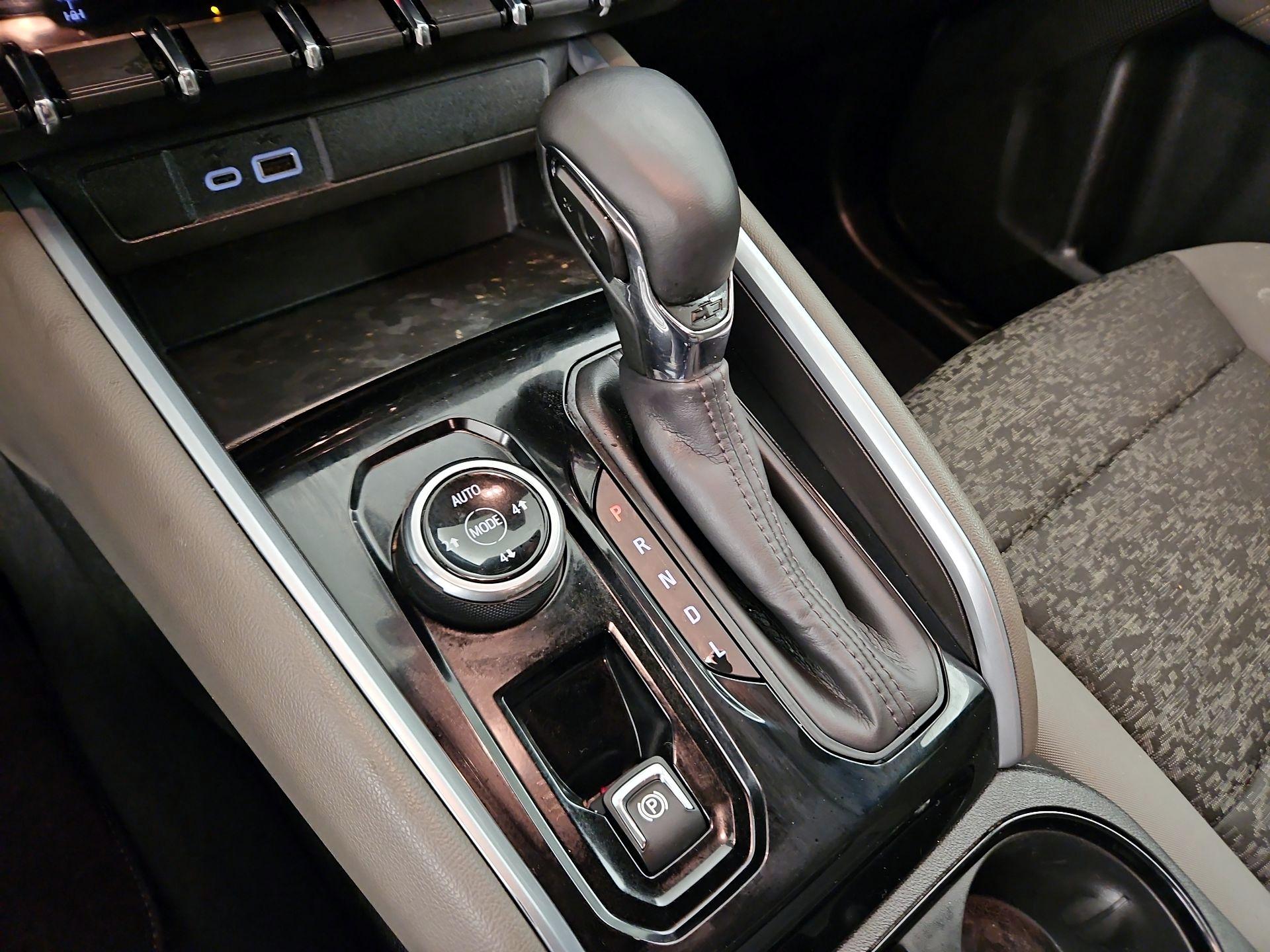 Thumbnail: 2024 Chevrolet Colorado - 18