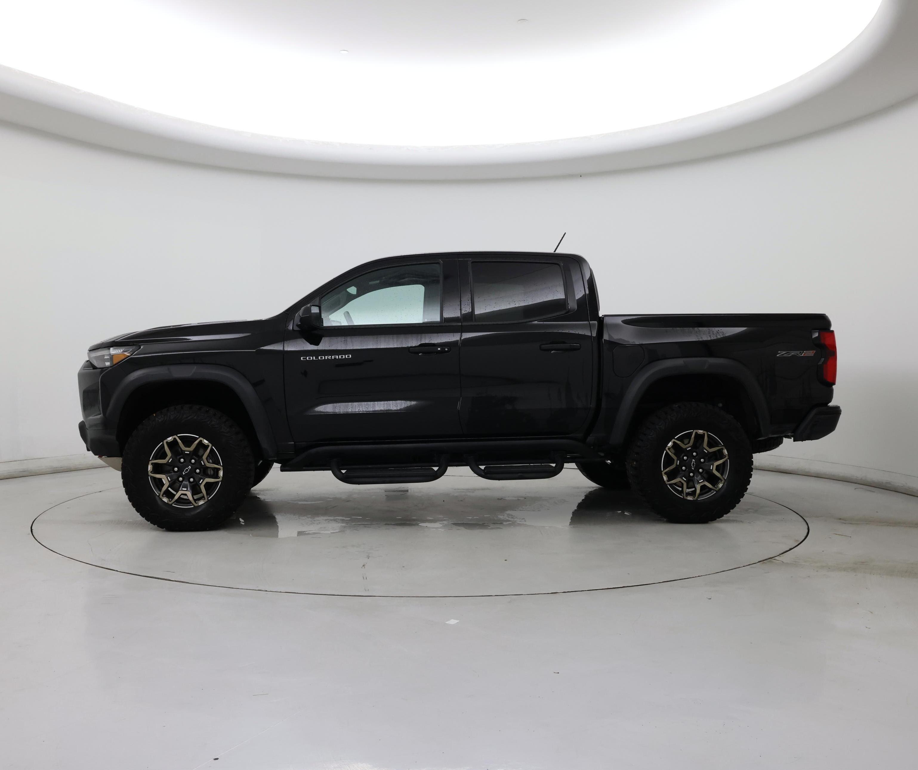 Thumbnail: 2024 Chevrolet Colorado - 3