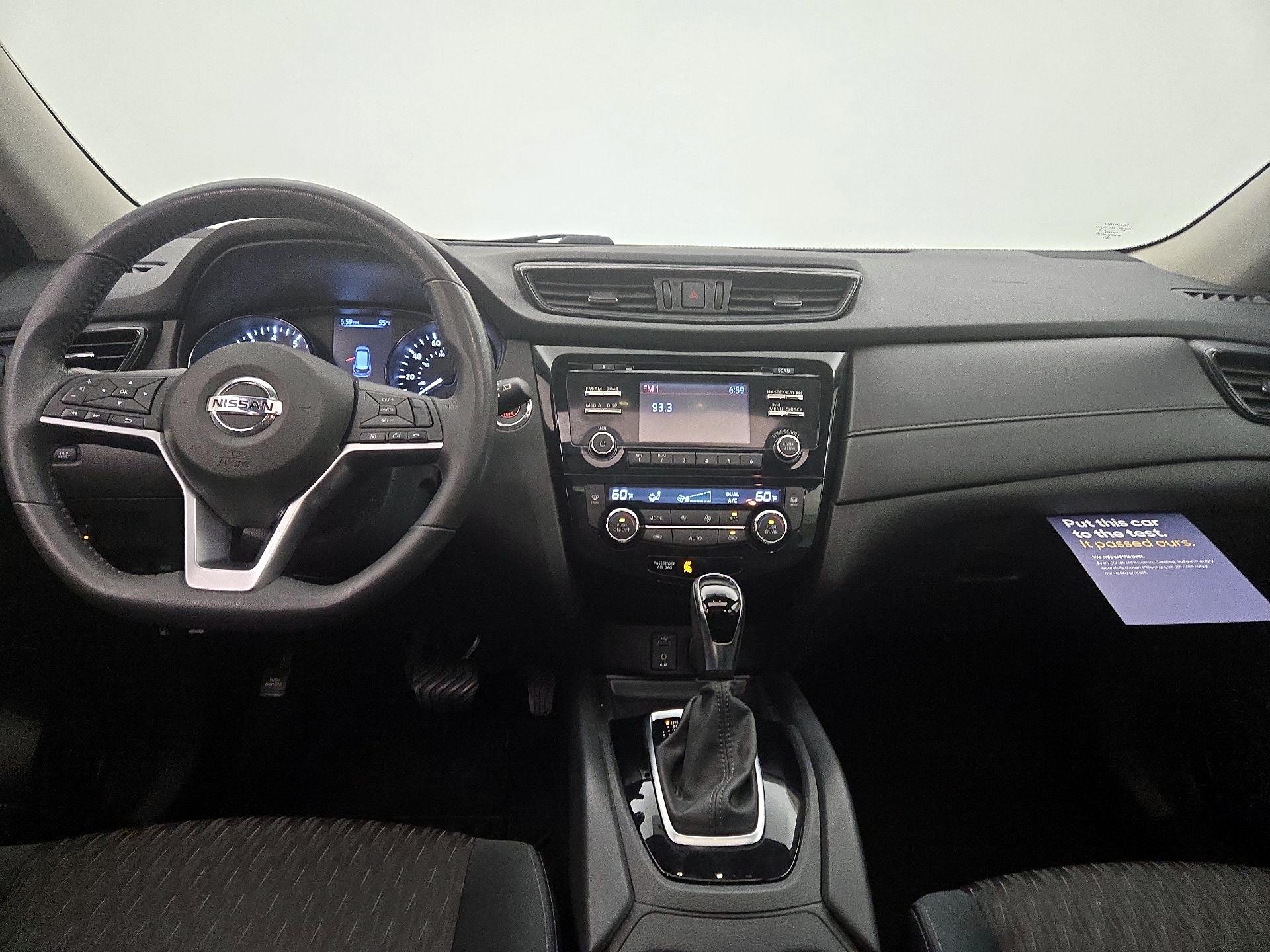 Thumbnail: 2017 Nissan Rogue - 9