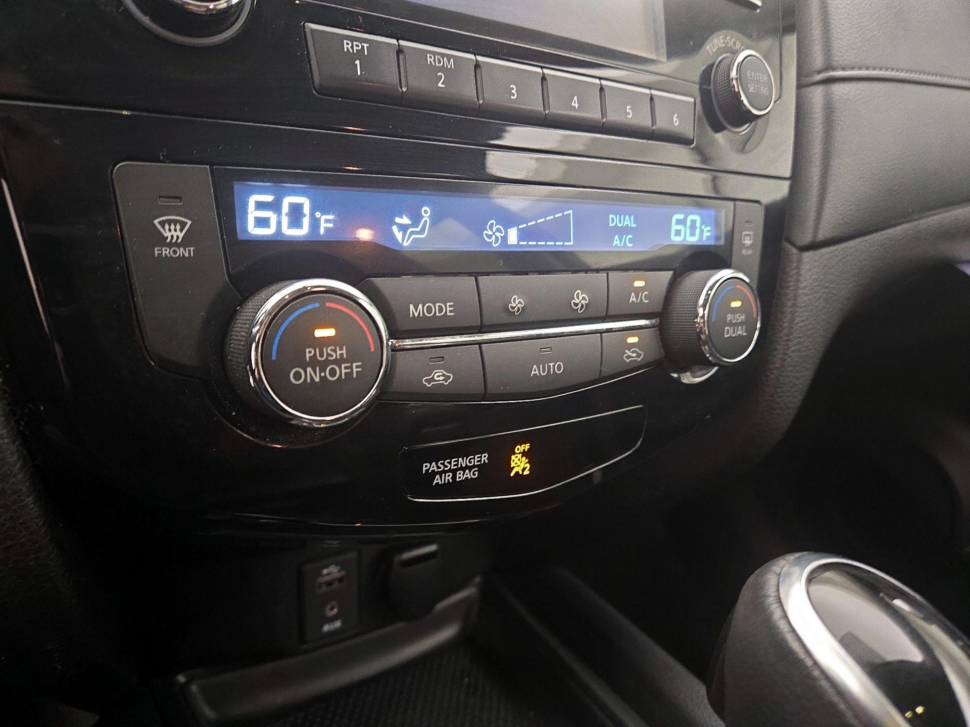 Thumbnail: 2017 Nissan Rogue - 16