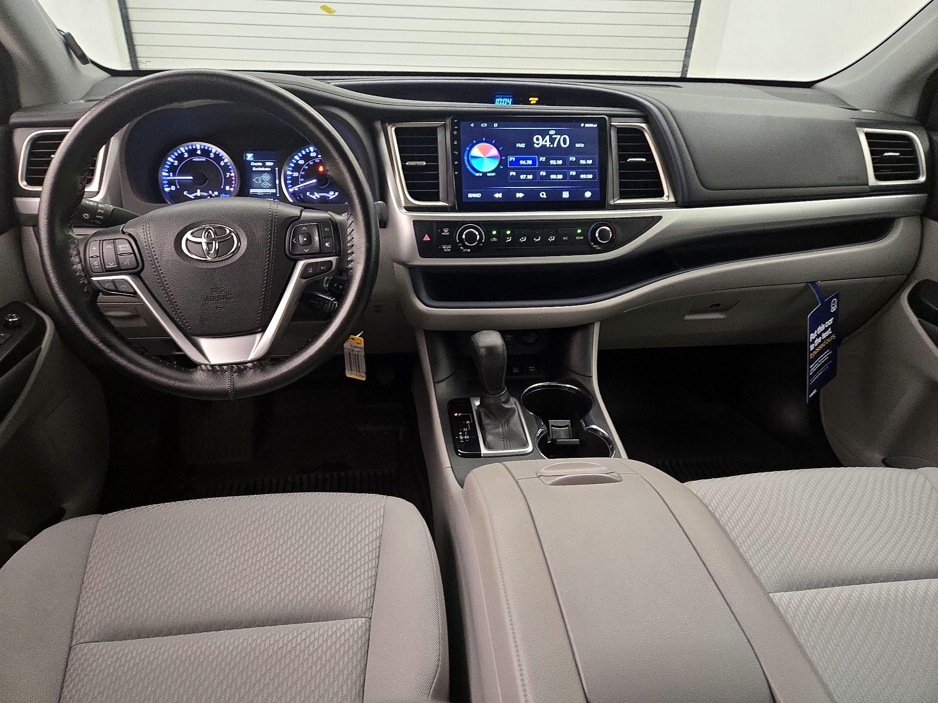 Thumbnail: 2019 Toyota Highlander - 9