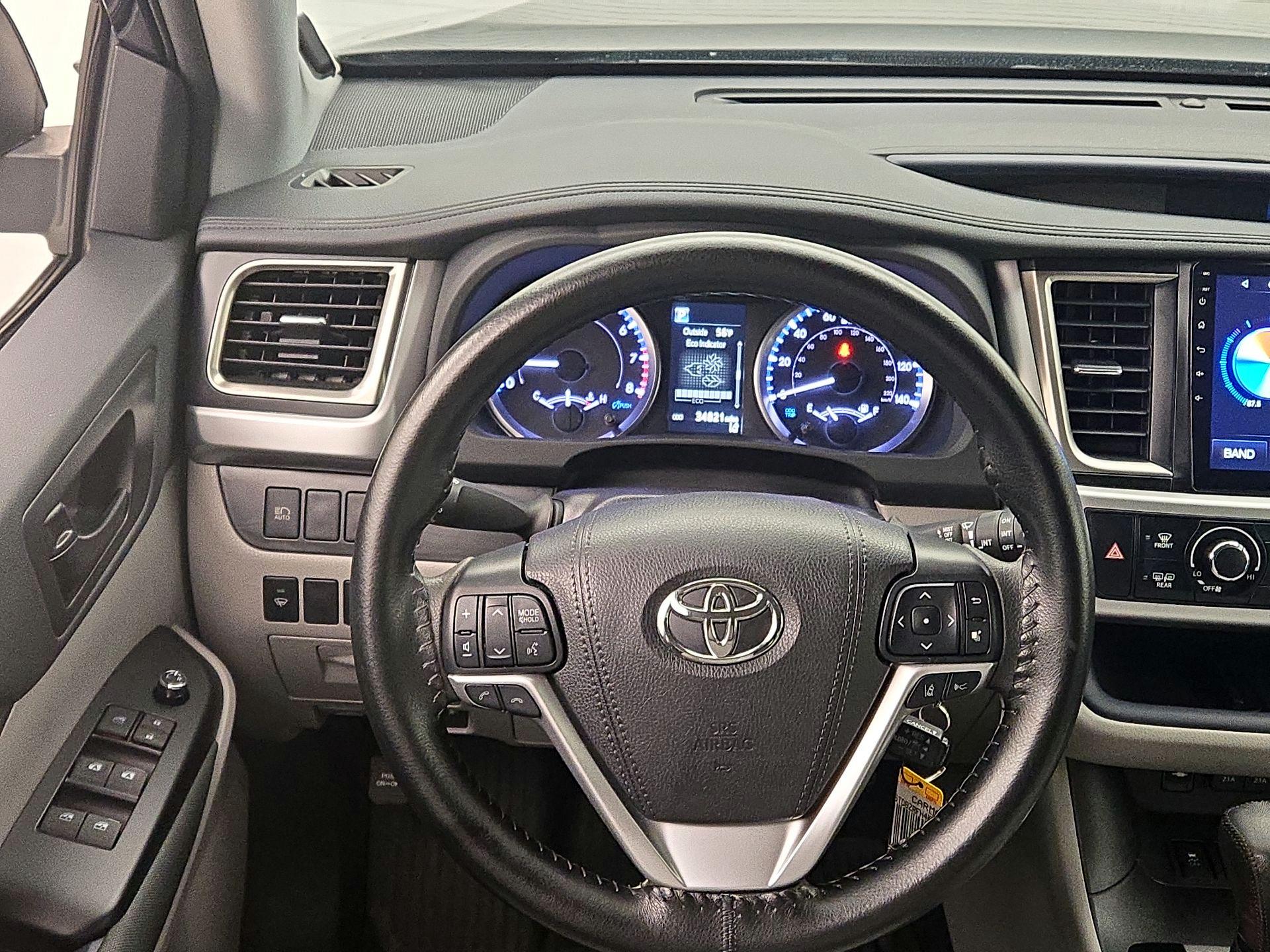 Thumbnail: 2019 Toyota Highlander - 10