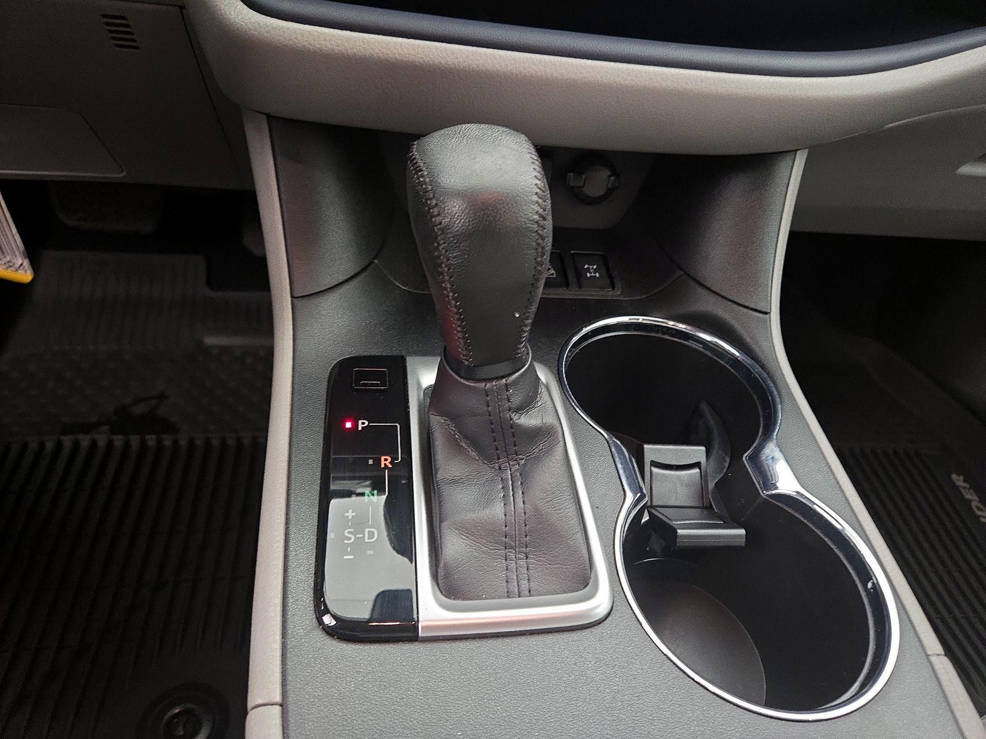 Thumbnail: 2019 Toyota Highlander - 17
