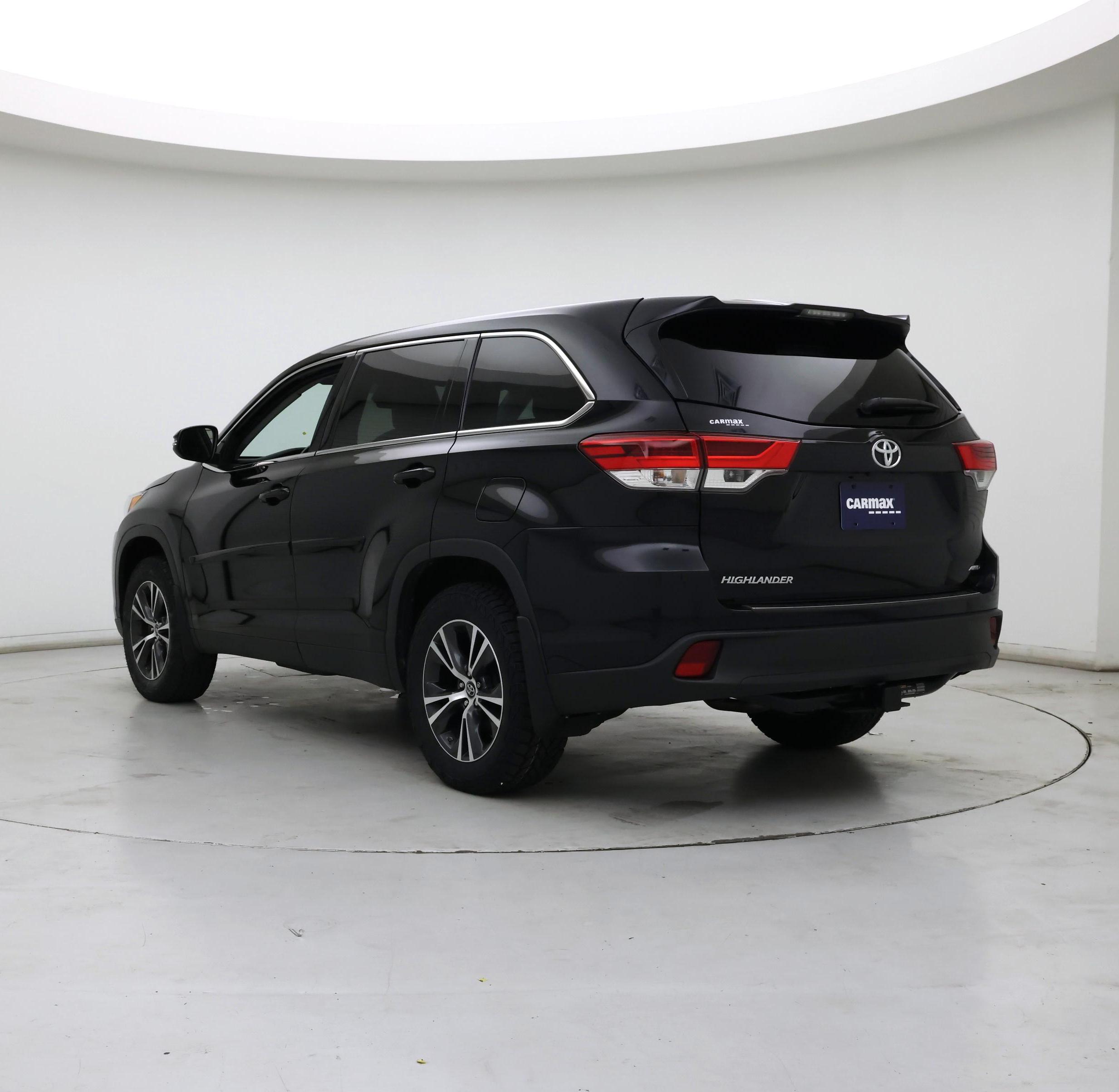 Thumbnail: 2019 Toyota Highlander - 2