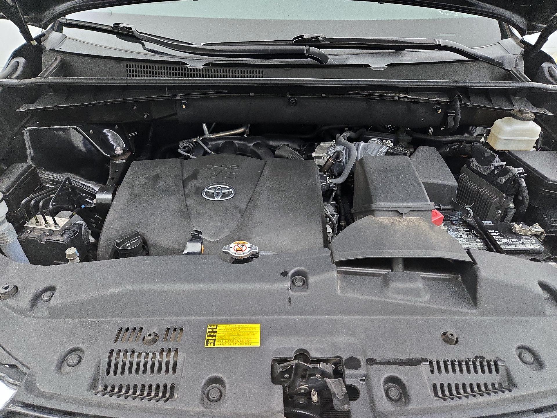 Thumbnail: 2019 Toyota Highlander - 20